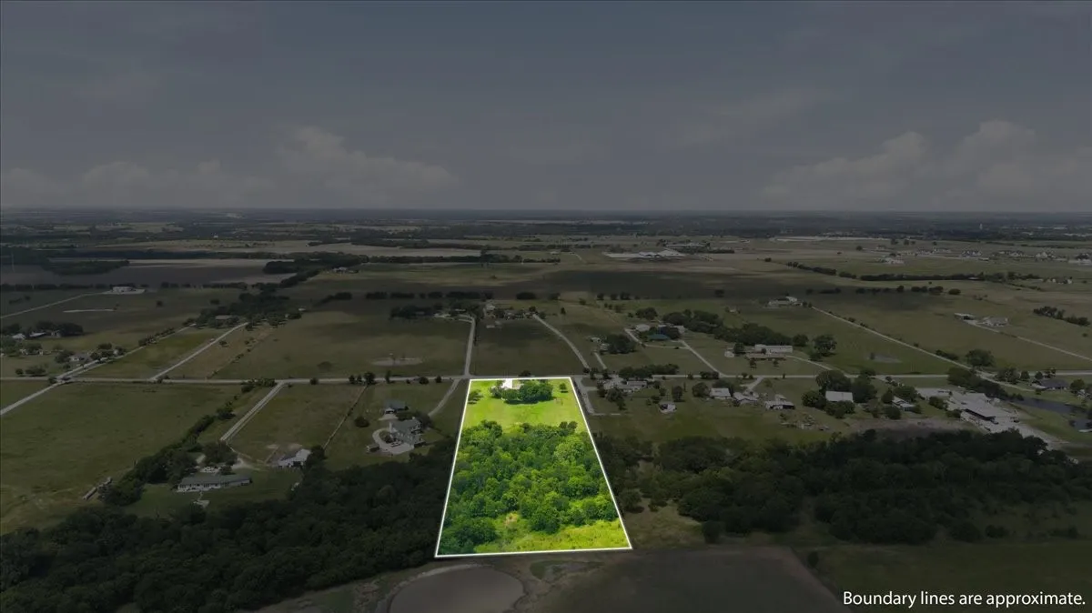 Single Family Residence For Sale in Mc Lennan County , 2207 Southwinds Drive, Lorena, Texas 76655, 4 Bedroom, 3 Bathroom, 2 Garage spaces, 1,636 Sqft, built in 1983, mls#21297900, Real Estate Agent in Lorena, Homes For Sale in Mc Lennan county, Homes For Sale in Lorena, Realtor in Lorena Texas, Real Estate Brokerage Independent Realty Texas, Luminita Cordes Realtor