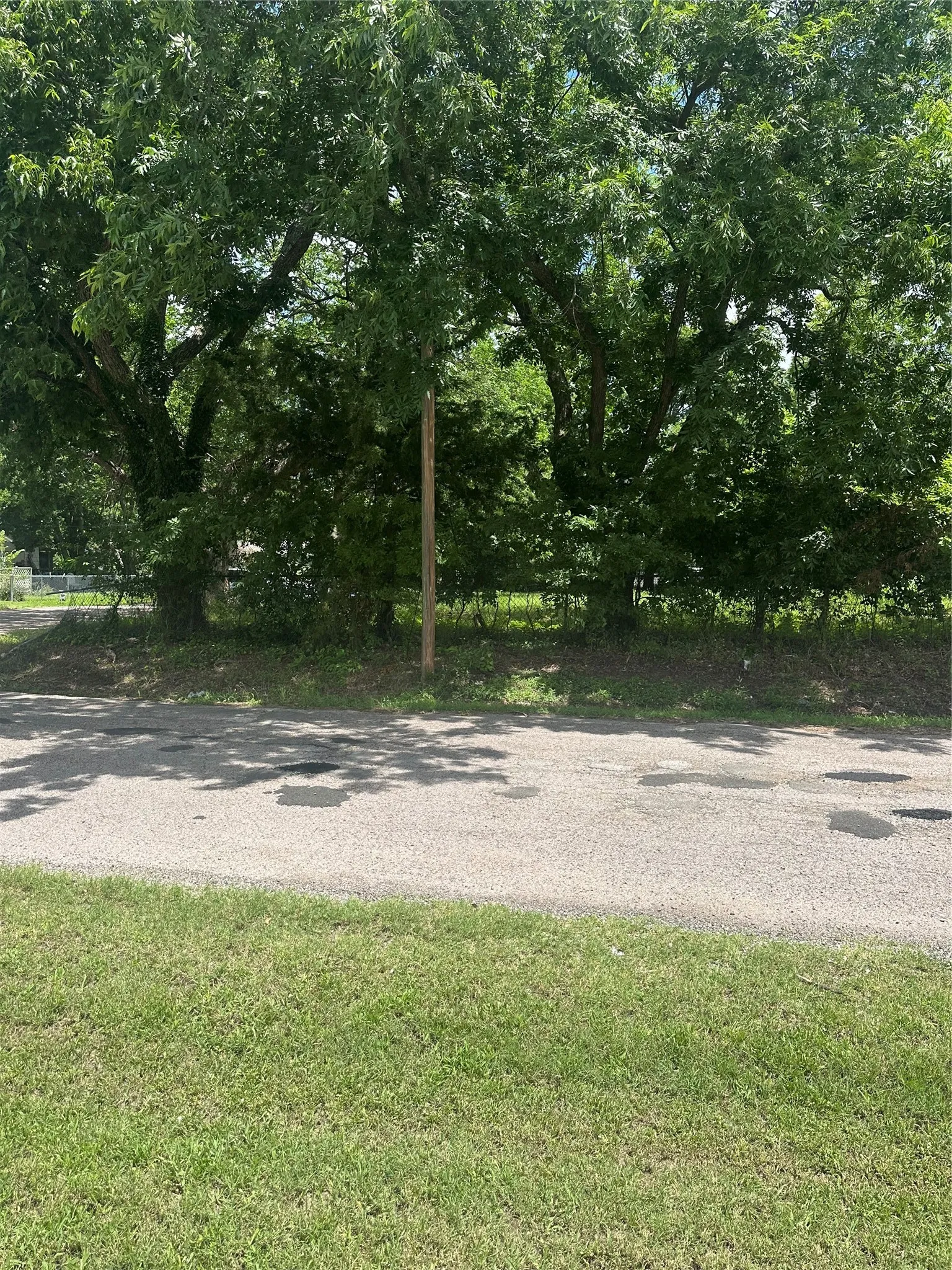 Unimproved Land For Sale in Fannin County , 1309 S 4th Street, Bonham, Texas 75418, 0, 0, Garage spaces, 0 Sqft, built in 1920, Price $67,000, mls#21298620, Real Estate Agent in Bonham, Homes For Sale in Fannin county, Homes For Sale in Bonham, Realtor in Bonham Texas, Real Estate Brokerage Independent Realty Texas, Luminita Cordes Realtor