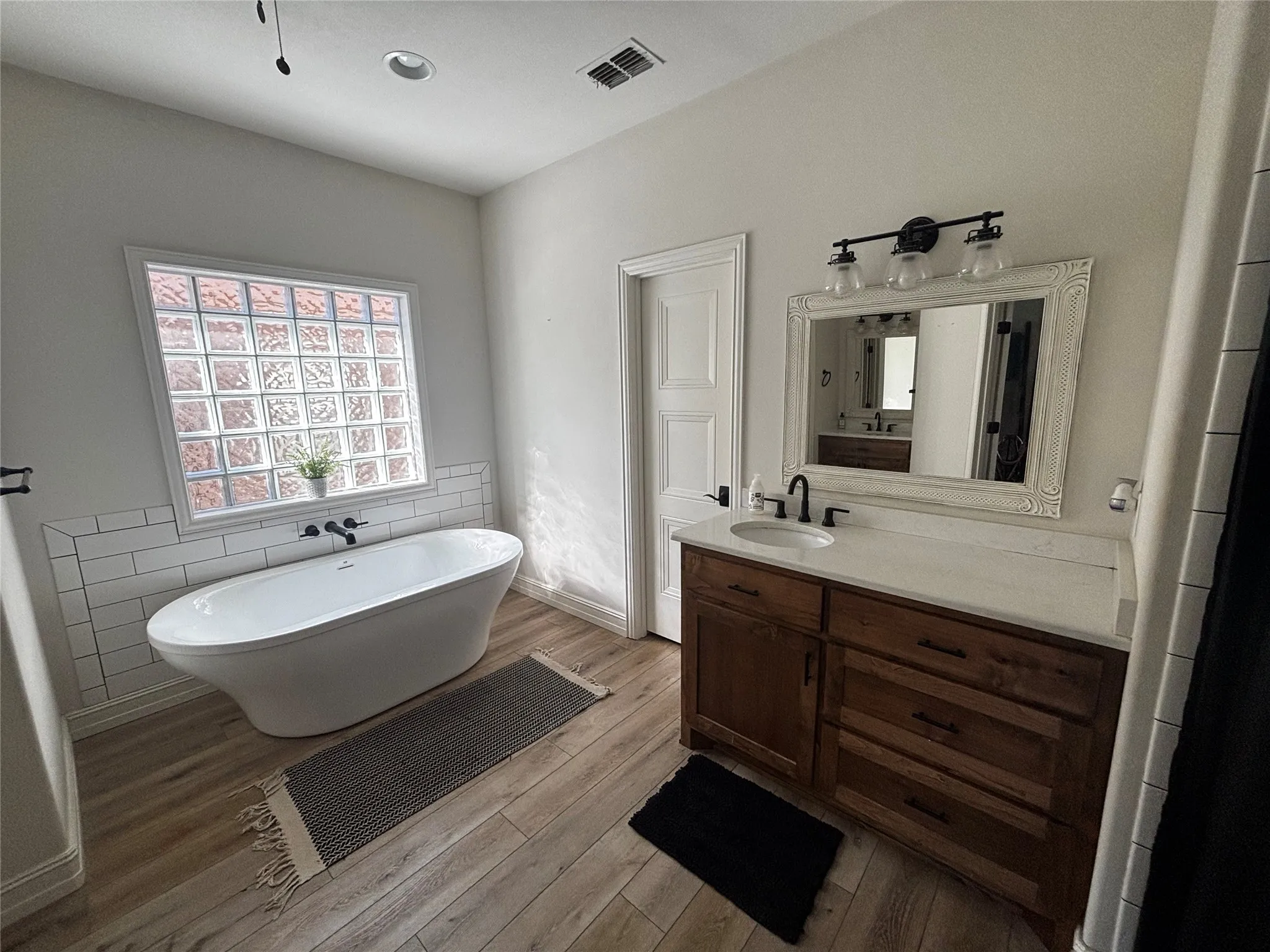 Single Family Residence For Rent in Taylor County , 3002 Legends Trail, Abilene, Texas 79601, 3 Bedroom, 3 Bathroom, 2 Garage spaces, 1,924 Sqft, built in 2019, mls#21298624, Real Estate Agent in Abilene, Homes For Rent in Taylor county, Homes For Rent in Abilene, Realtor in Abilene Texas, Real Estate Brokerage Independent Realty Texas, Luminita Cordes Realtor