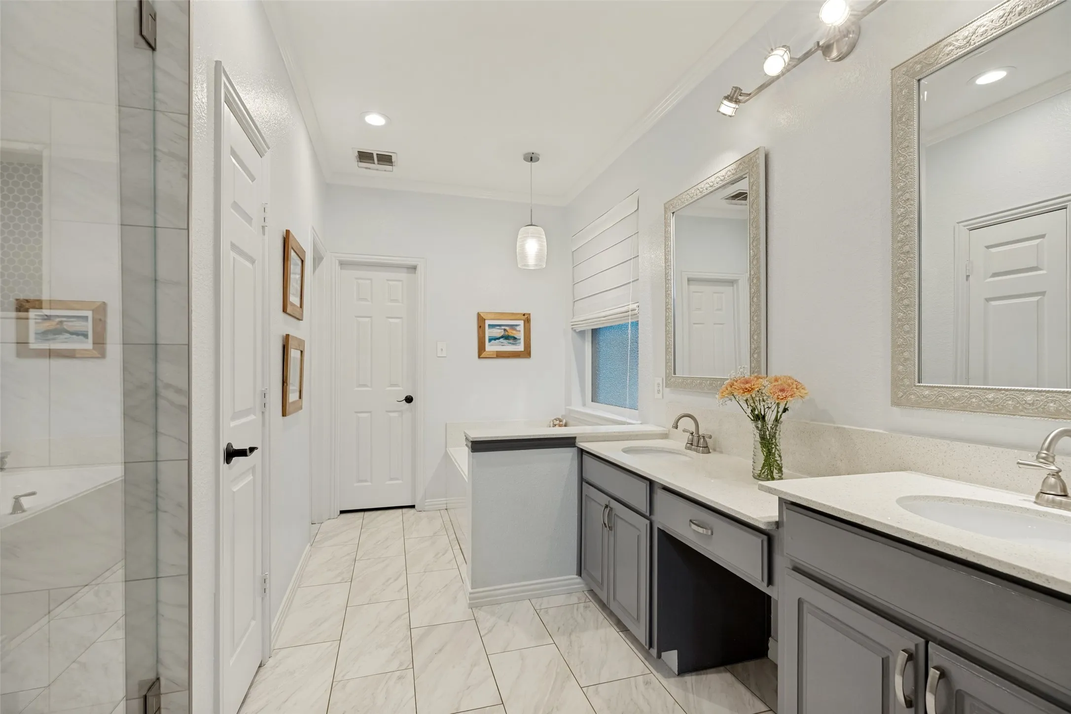 Single Family Residence For Sale in Denton County , 7800 Crazy Horse Drive, Frisco, Texas 75036, 5 Bedroom, 3 Bathroom, 3 Garage spaces, 3,185 Sqft, built in 2001, mls#21298093, Real Estate Agent in Frisco, Homes For Sale in Denton county, Homes For Sale in Frisco, Realtor in Frisco Texas, Real Estate Brokerage Independent Realty Texas, Luminita Cordes Realtor