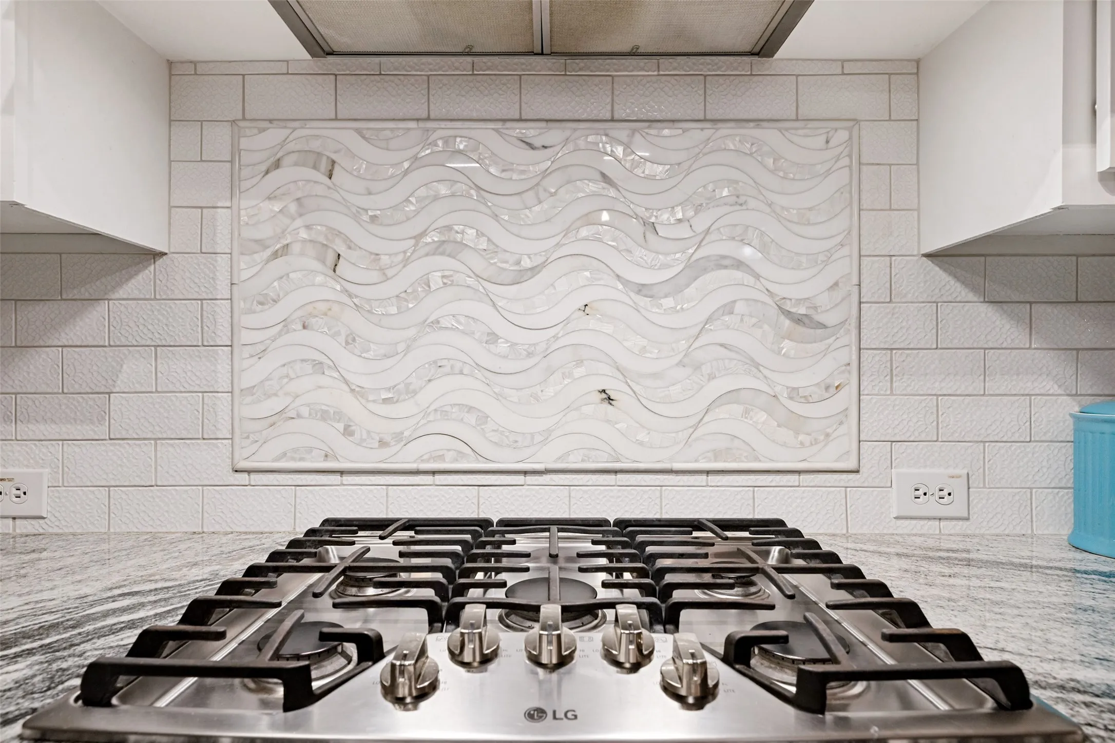Marble tile design backsplash
