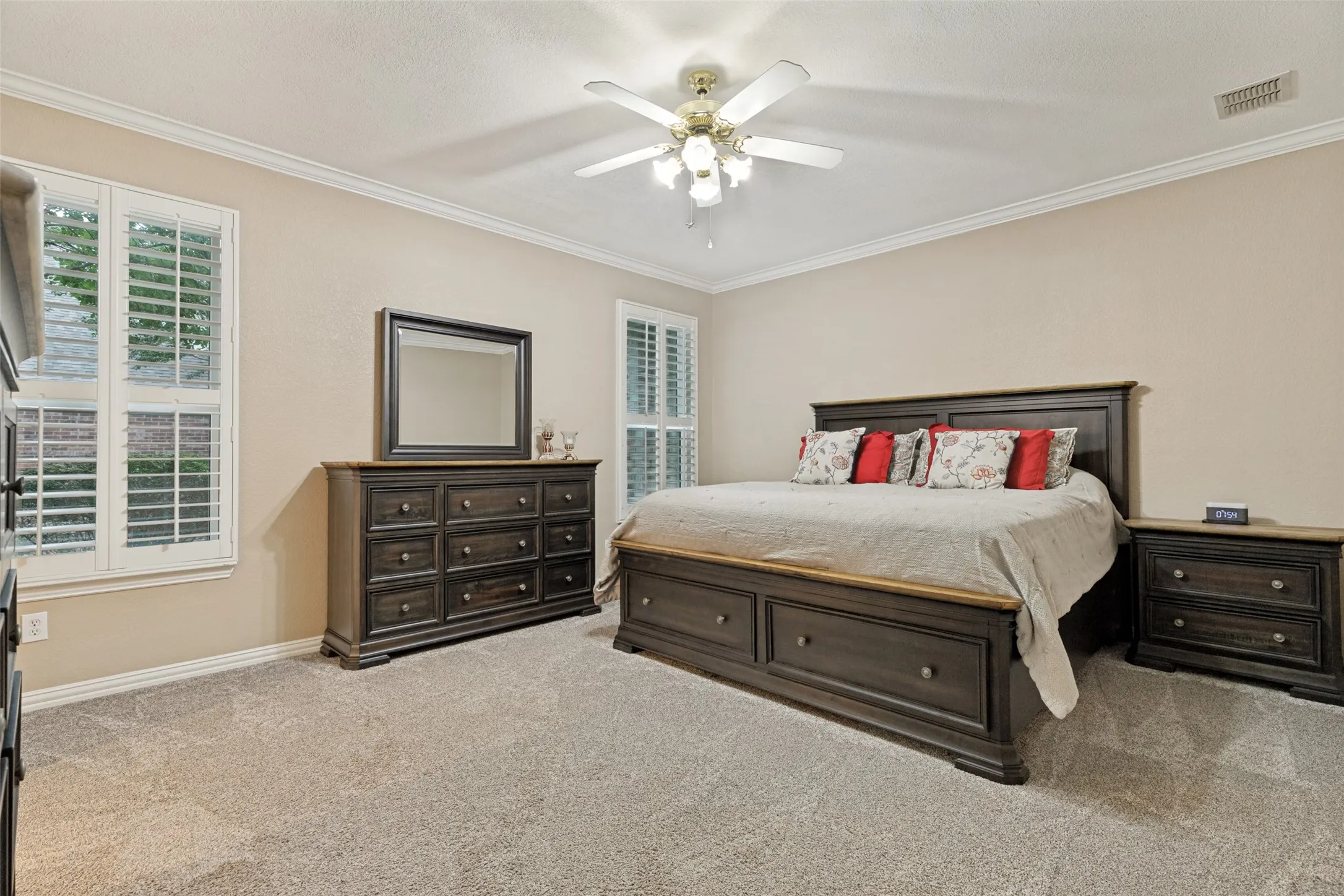 Single Family Residence For Sale in Denton County , 7800 Crazy Horse Drive, Frisco, Texas 75036, 5 Bedroom, 3 Bathroom, 3 Garage spaces, 3,185 Sqft, built in 2001, mls#21298093, Real Estate Agent in Frisco, Homes For Sale in Denton county, Homes For Sale in Frisco, Realtor in Frisco Texas, Real Estate Brokerage Independent Realty Texas, Luminita Cordes Realtor