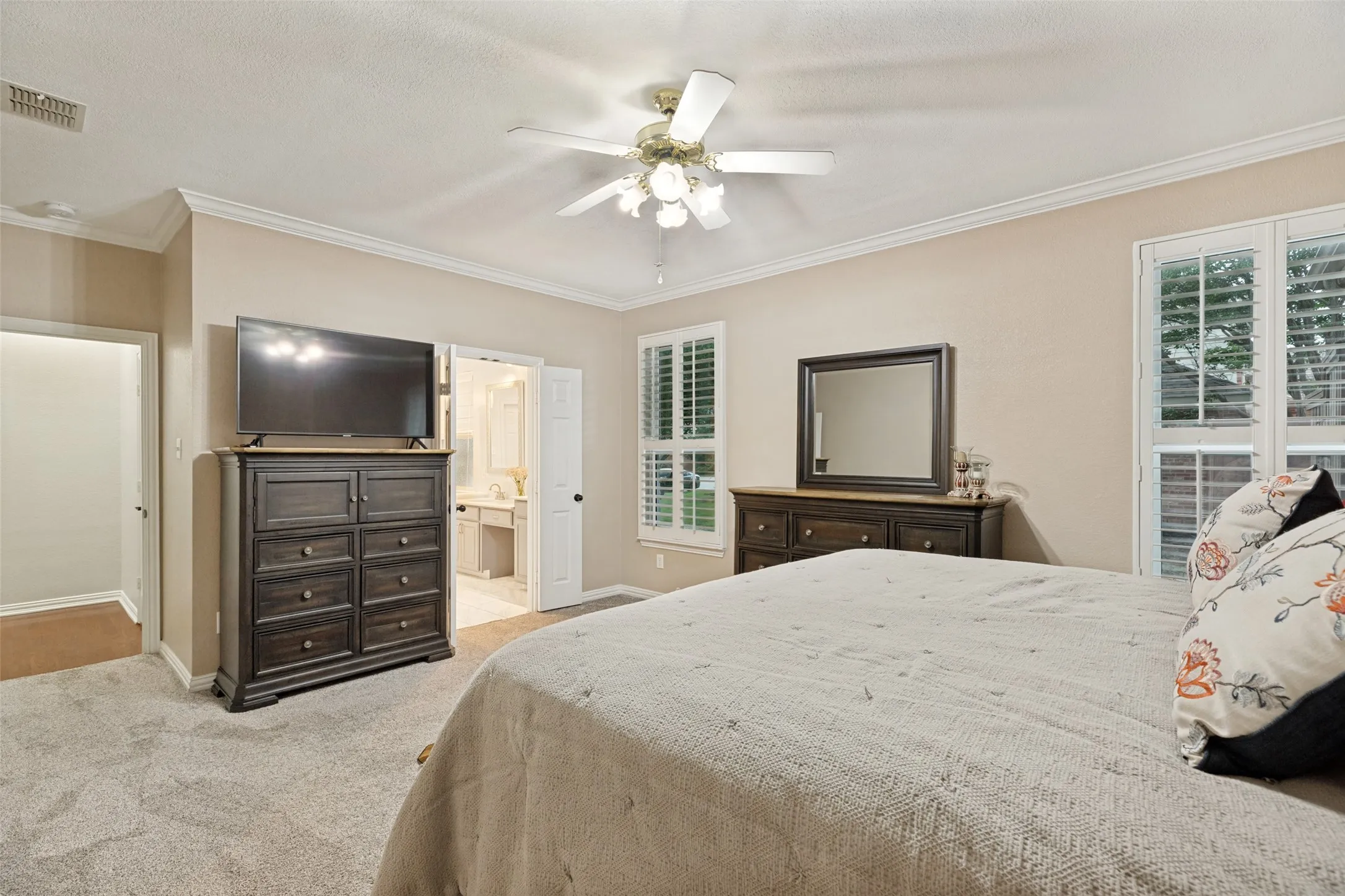 Single Family Residence For Sale in Denton County , 7800 Crazy Horse Drive, Frisco, Texas 75036, 5 Bedroom, 3 Bathroom, 3 Garage spaces, 3,185 Sqft, built in 2001, mls#21298093, Real Estate Agent in Frisco, Homes For Sale in Denton county, Homes For Sale in Frisco, Realtor in Frisco Texas, Real Estate Brokerage Independent Realty Texas, Luminita Cordes Realtor