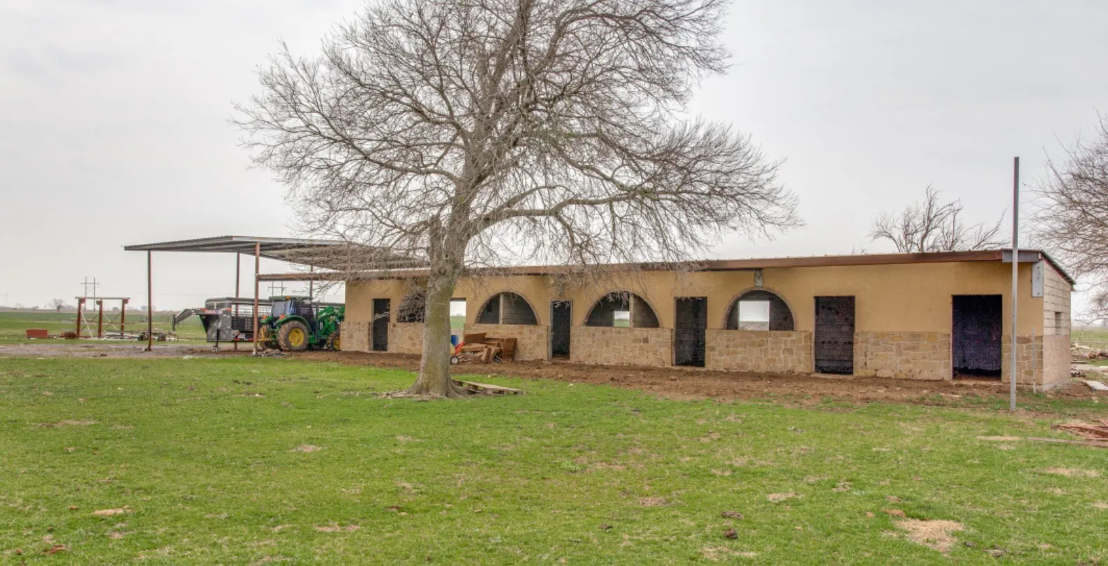 Single Family Residence For Sale in Johnson County , 2532 S Highway 171, Cleburne, Texas 76031, 4 Bedrooms, 5 Bathrooms, Garage spaces, 4,625 Sqft, built in 2019, Price $3,249,000, mls#21298642, Real Estate Agent in Cleburne, Homes For Sale in Johnson county, Homes For Sale in Cleburne, Realtor in Cleburne Texas, Real Estate Brokerage Independent Realty Texas, Luminita Cordes Realtor