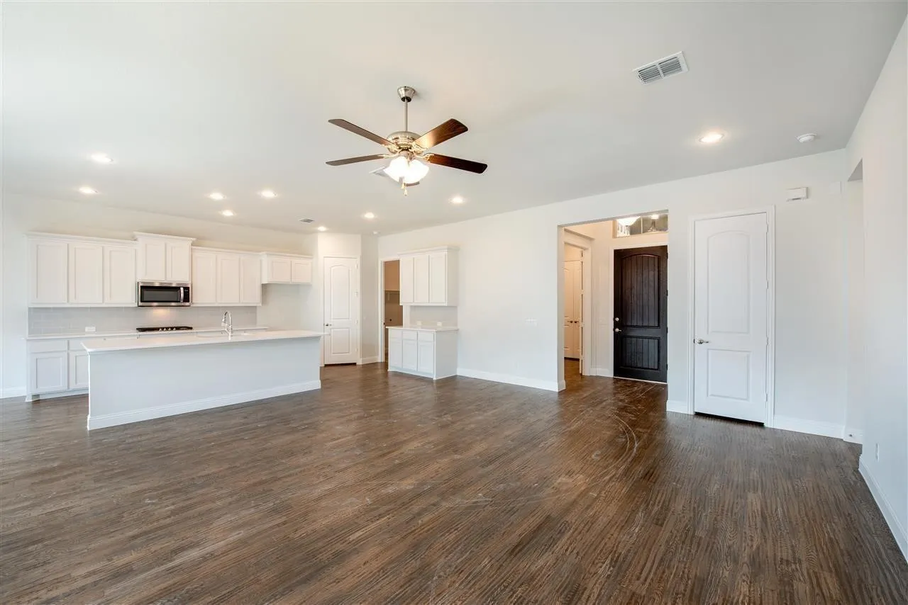 Single Family Residence For Rent in Collin County , 4422 Juniper, Melissa, Texas 75454, 3 Bedroom, 2 Bathroom, 2 Garage spaces, 2,222 Sqft, built in 2020, mls#21298647, Real Estate Agent in Melissa, Homes For Rent in Collin county, Homes For Rent in Melissa, Realtor in Melissa Texas, Real Estate Brokerage Independent Realty Texas, Luminita Cordes Realtor