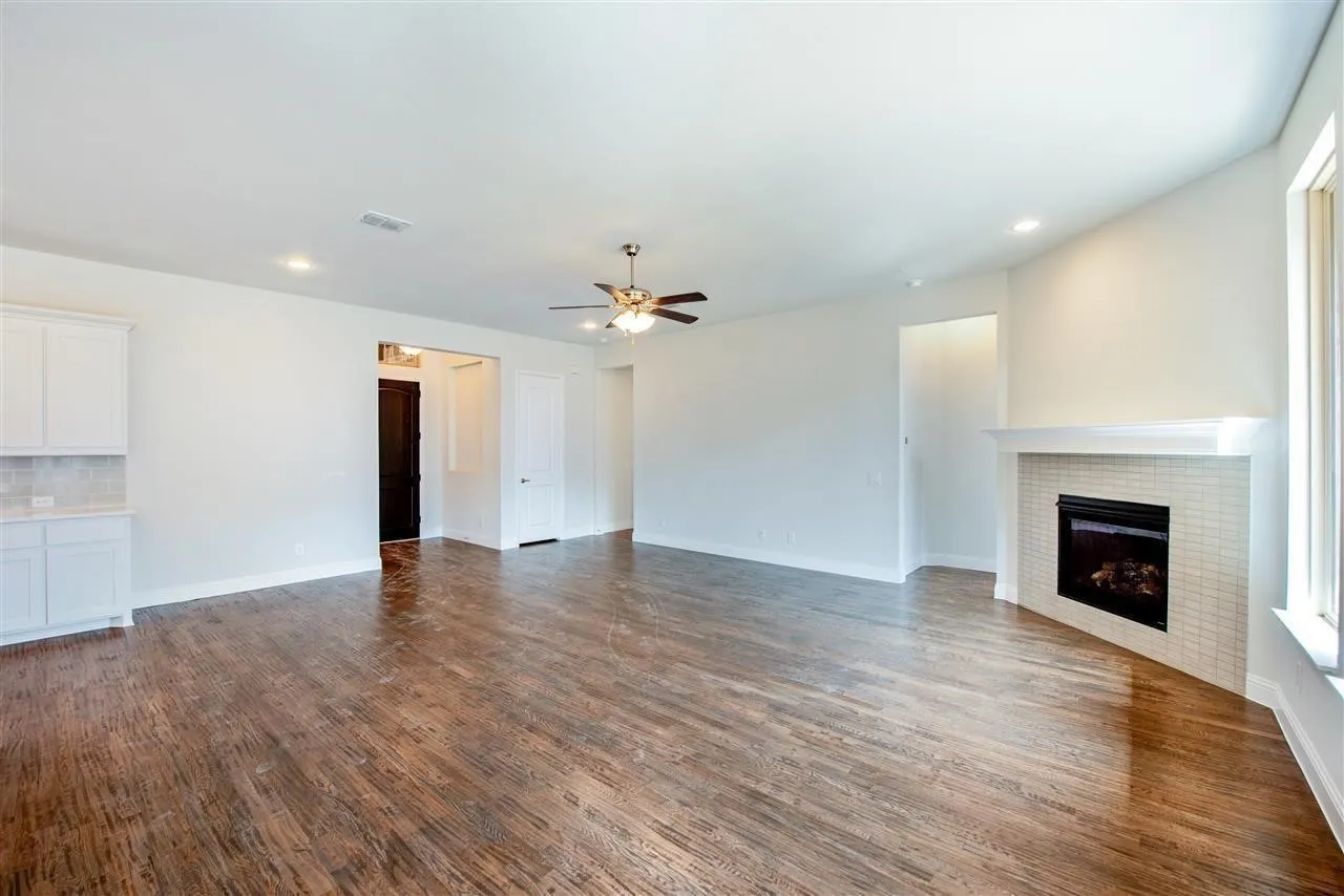 Single Family Residence For Rent in Collin County , 4422 Juniper, Melissa, Texas 75454, 3 Bedroom, 2 Bathroom, 2 Garage spaces, 2,222 Sqft, built in 2020, mls#21298647, Real Estate Agent in Melissa, Homes For Rent in Collin county, Homes For Rent in Melissa, Realtor in Melissa Texas, Real Estate Brokerage Independent Realty Texas, Luminita Cordes Realtor