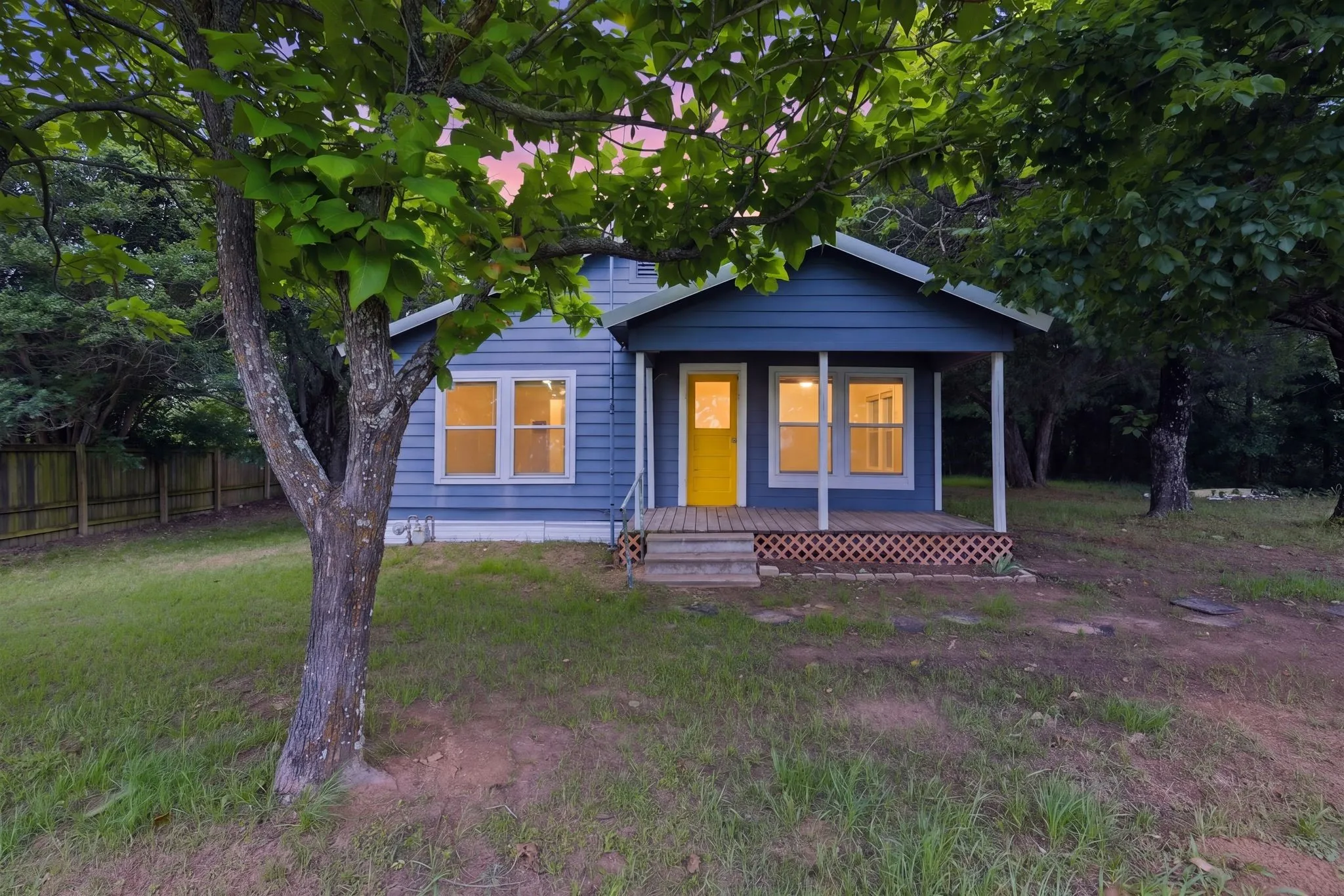 Single Family Residence For Sale in Rains County , 1821 N State Highway 19, Emory, Texas 75440, 3 Bedroom, 1 Bathroom, Garage spaces, 1,235 Sqft, built in 1940, mls#21298577, Real Estate Agent in Emory, Homes For Sale in Rains county, Homes For Sale in Emory, Realtor in Emory Texas, Real Estate Brokerage Independent Realty Texas, Luminita Cordes Realtor