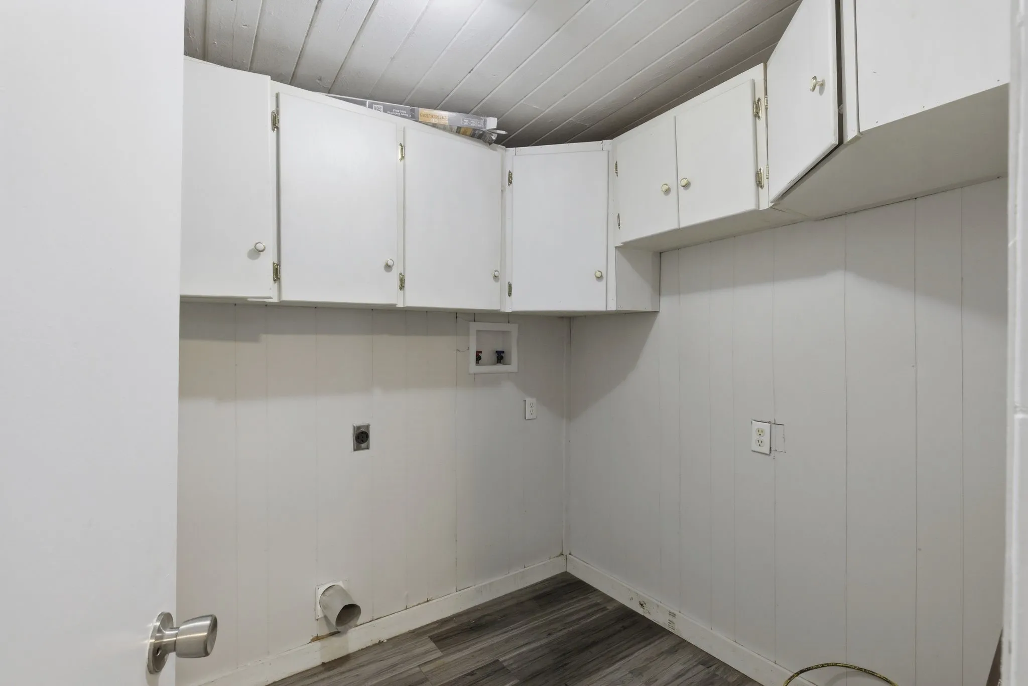 Single Family Residence For Sale in Rains County , 1821 N State Highway 19, Emory, Texas 75440, 3 Bedroom, 1 Bathroom, Garage spaces, 1,235 Sqft, built in 1940, mls#21298577, Real Estate Agent in Emory, Homes For Sale in Rains county, Homes For Sale in Emory, Realtor in Emory Texas, Real Estate Brokerage Independent Realty Texas, Luminita Cordes Realtor
