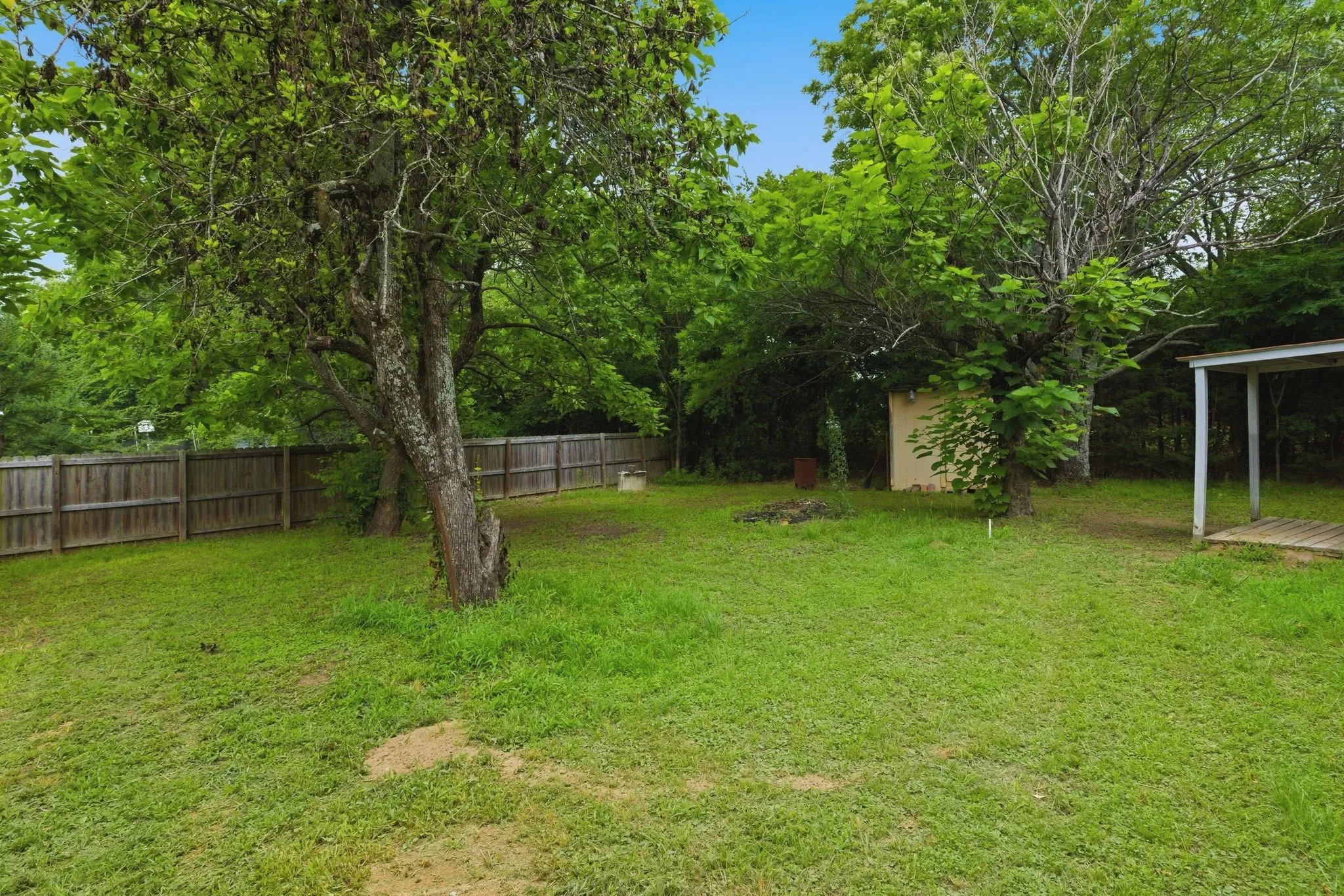 Single Family Residence For Sale in Rains County , 1821 N State Highway 19, Emory, Texas 75440, 3 Bedroom, 1 Bathroom, Garage spaces, 1,235 Sqft, built in 1940, mls#21298577, Real Estate Agent in Emory, Homes For Sale in Rains county, Homes For Sale in Emory, Realtor in Emory Texas, Real Estate Brokerage Independent Realty Texas, Luminita Cordes Realtor