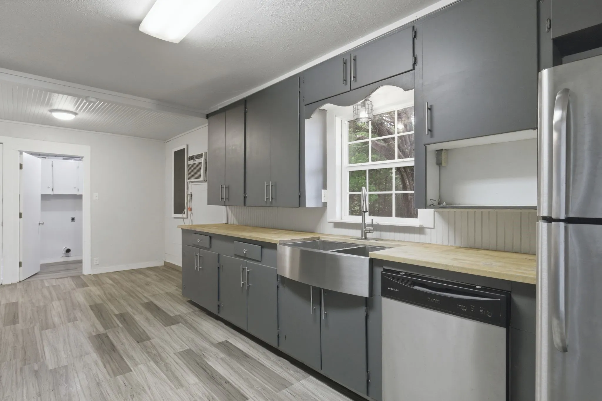 Single Family Residence For Sale in Rains County , 1821 N State Highway 19, Emory, Texas 75440, 3 Bedroom, 1 Bathroom, Garage spaces, 1,235 Sqft, built in 1940, mls#21298577, Real Estate Agent in Emory, Homes For Sale in Rains county, Homes For Sale in Emory, Realtor in Emory Texas, Real Estate Brokerage Independent Realty Texas, Luminita Cordes Realtor