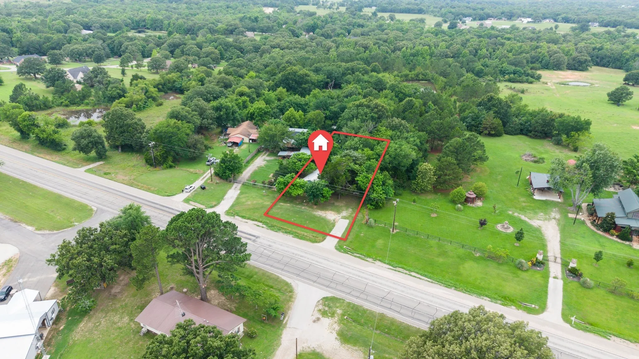 Single Family Residence For Sale in Rains County , 1821 N State Highway 19, Emory, Texas 75440, 3 Bedroom, 1 Bathroom, Garage spaces, 1,235 Sqft, built in 1940, mls#21298577, Real Estate Agent in Emory, Homes For Sale in Rains county, Homes For Sale in Emory, Realtor in Emory Texas, Real Estate Brokerage Independent Realty Texas, Luminita Cordes Realtor