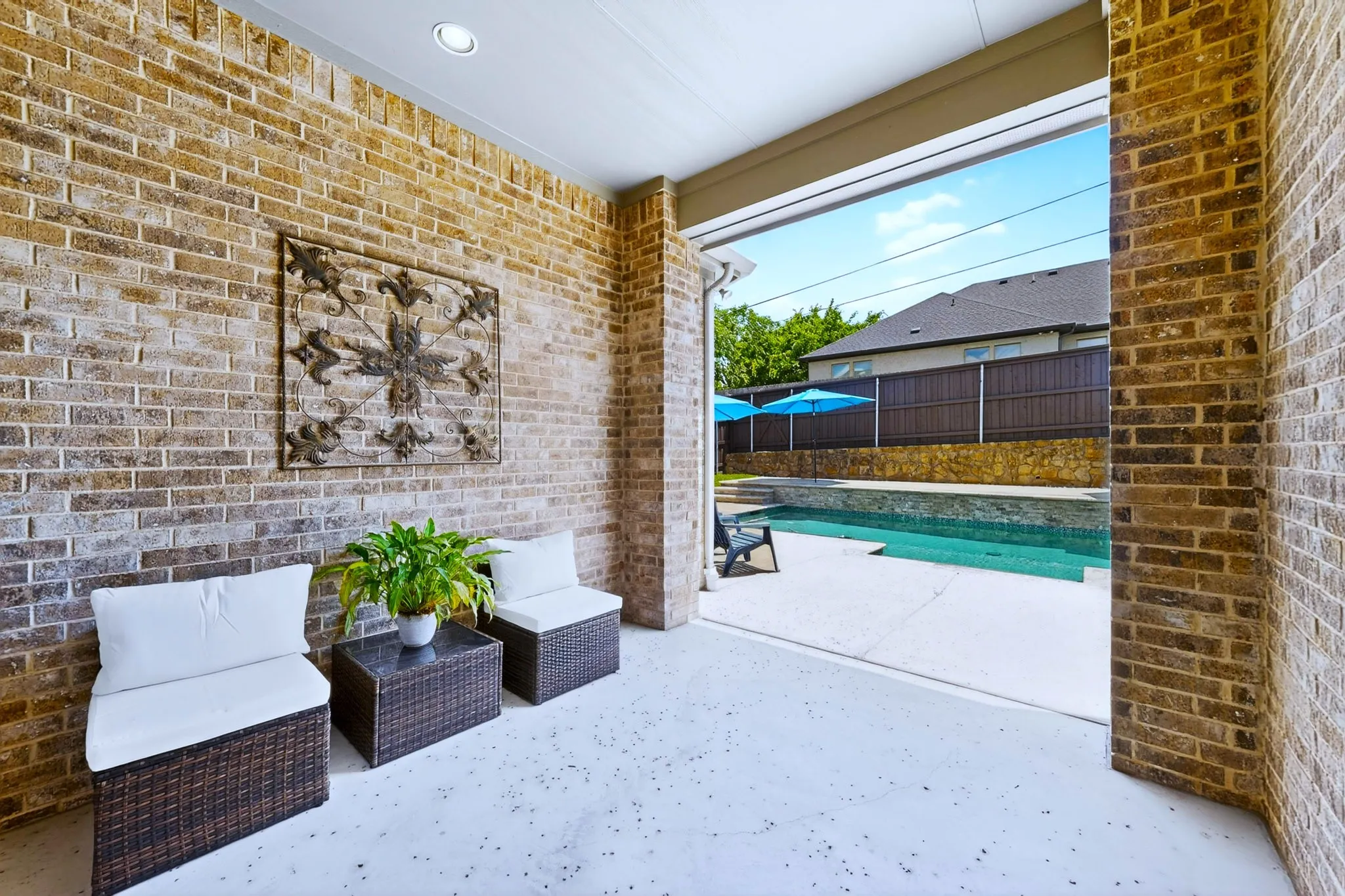 Single Family Residence For Sale in Denton County , 428 Balmora Way, Roanoke, Texas 76262, 3 Bedroom, 3 Bathroom, 2 Garage spaces, 2,333 Sqft, built in 2017, mls#21298516, Real Estate Agent in Roanoke, Homes For Sale in Denton county, Homes For Sale in Roanoke, Realtor in Roanoke Texas, Real Estate Brokerage Independent Realty Texas, Luminita Cordes Realtor