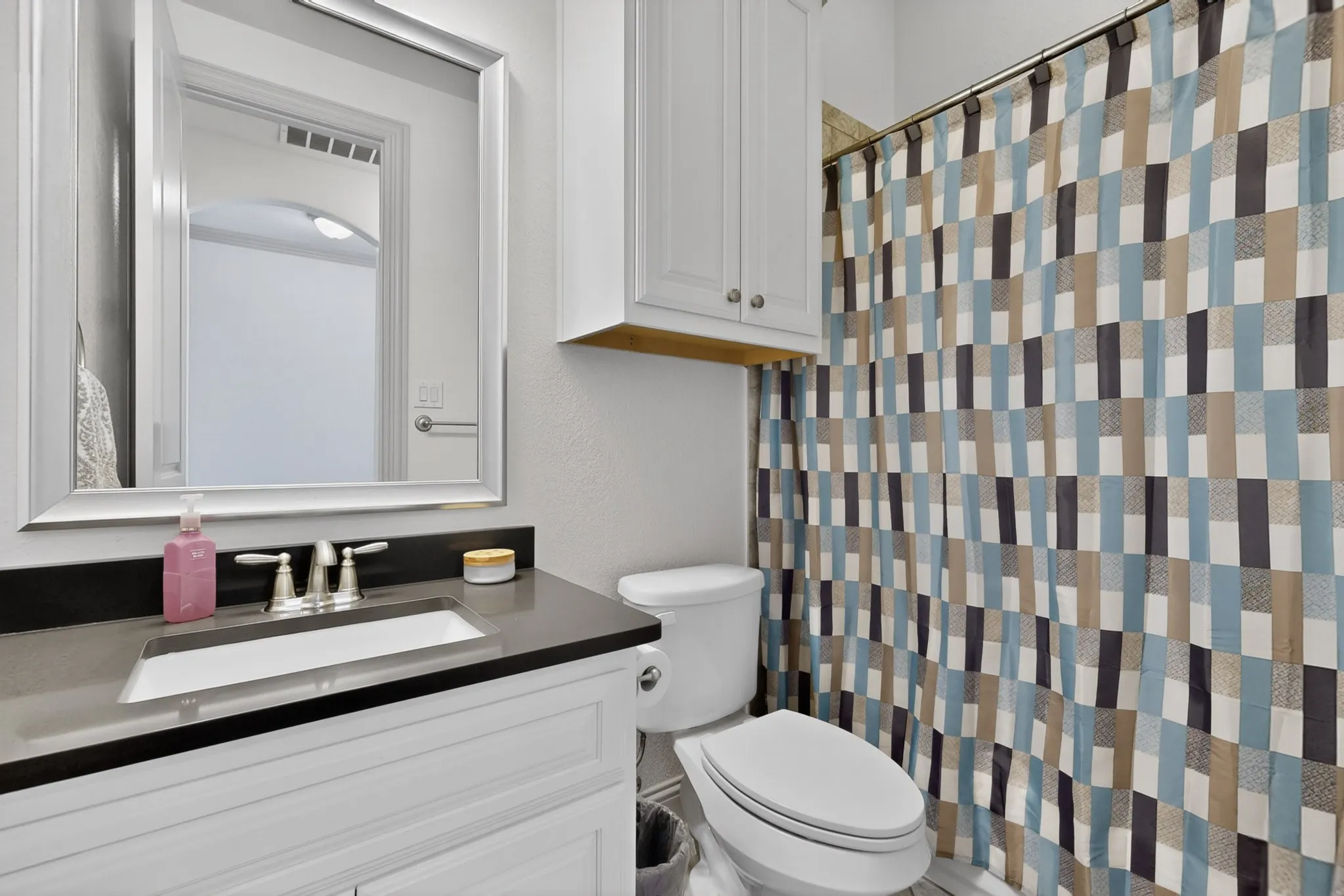 Single Family Residence For Sale in Denton County , 428 Balmora Way, Roanoke, Texas 76262, 3 Bedroom, 3 Bathroom, 2 Garage spaces, 2,333 Sqft, built in 2017, mls#21298516, Real Estate Agent in Roanoke, Homes For Sale in Denton county, Homes For Sale in Roanoke, Realtor in Roanoke Texas, Real Estate Brokerage Independent Realty Texas, Luminita Cordes Realtor