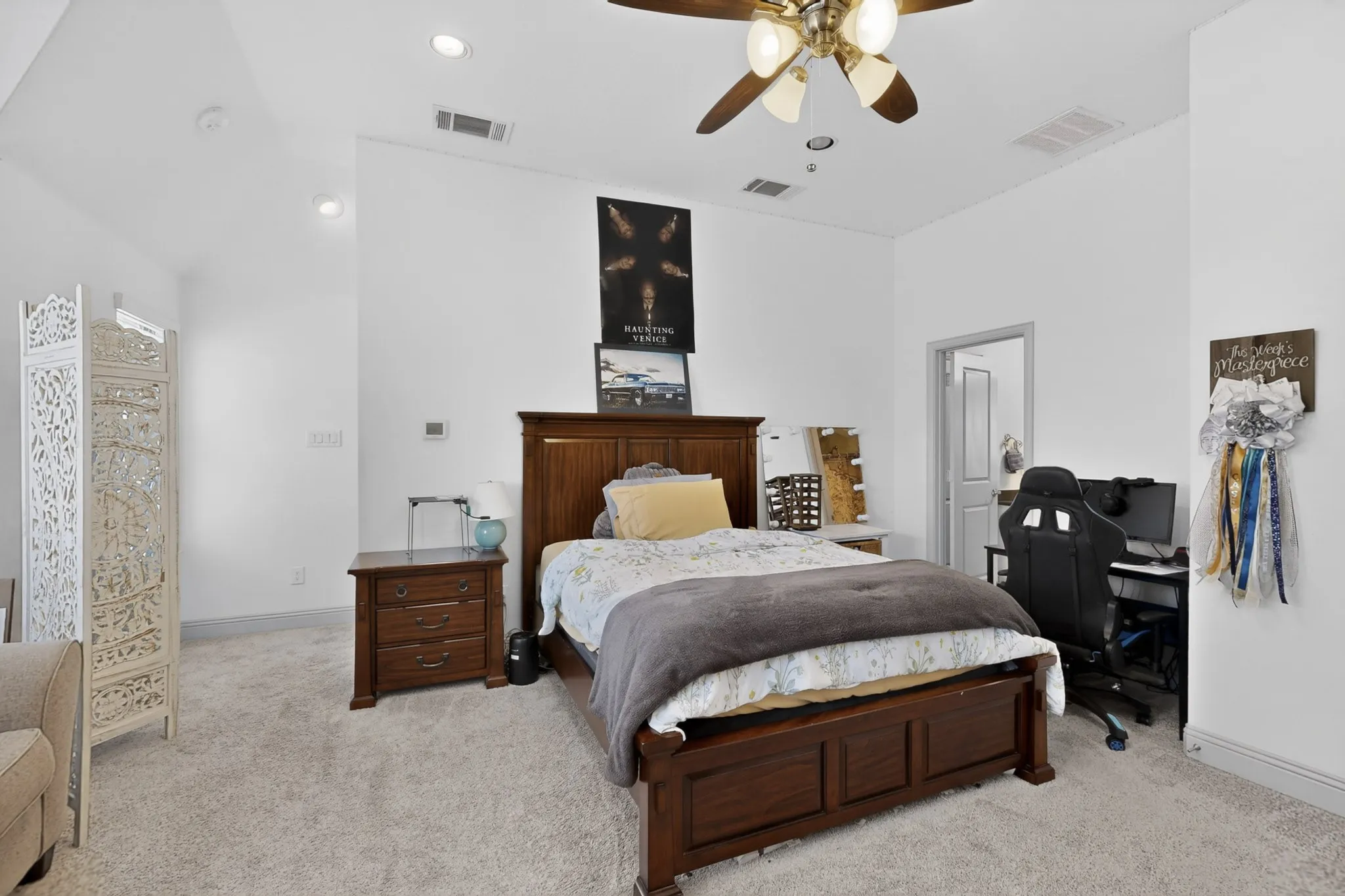 Single Family Residence For Sale in Denton County , 428 Balmora Way, Roanoke, Texas 76262, 3 Bedroom, 3 Bathroom, 2 Garage spaces, 2,333 Sqft, built in 2017, mls#21298516, Real Estate Agent in Roanoke, Homes For Sale in Denton county, Homes For Sale in Roanoke, Realtor in Roanoke Texas, Real Estate Brokerage Independent Realty Texas, Luminita Cordes Realtor