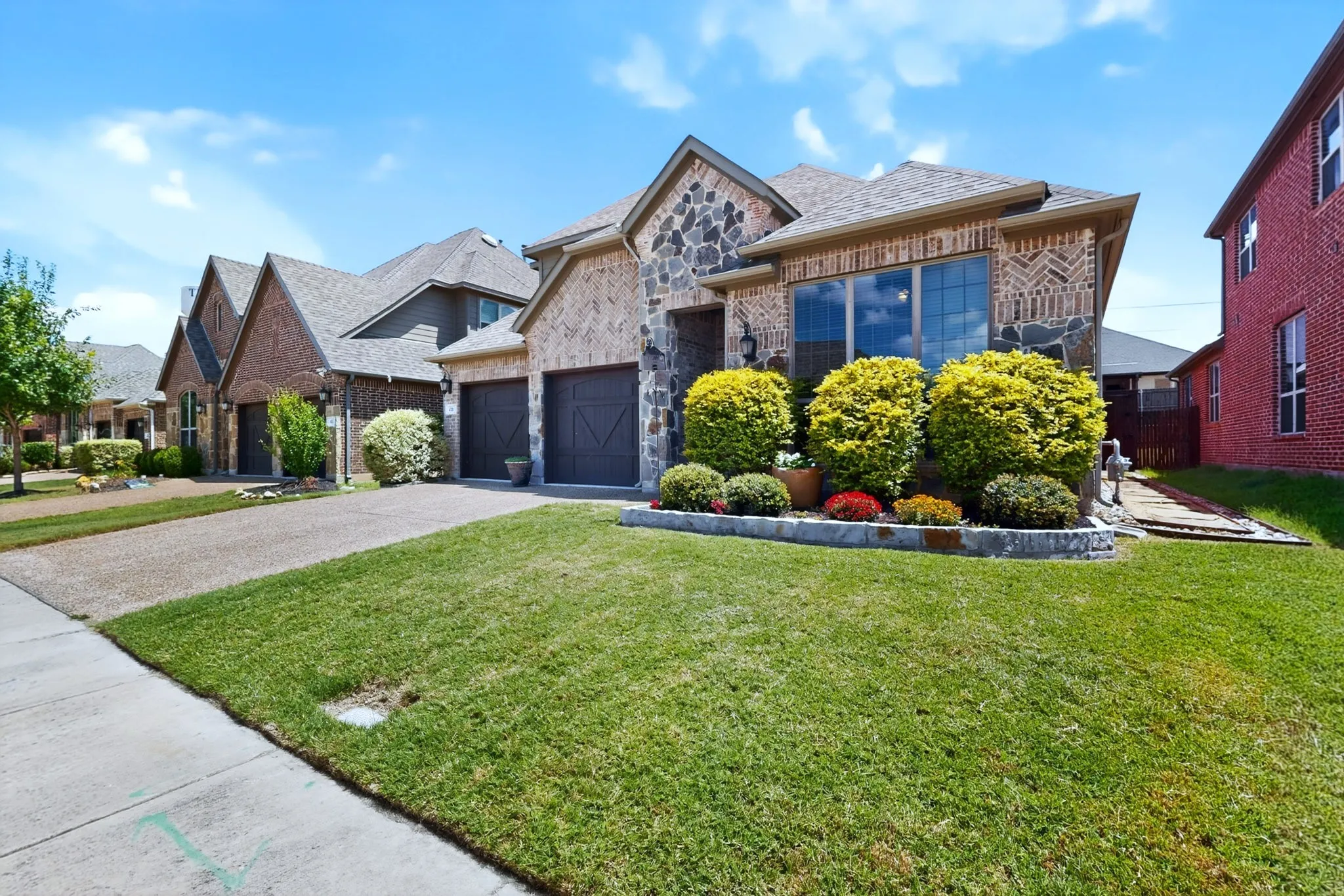 Single Family Residence For Sale in Denton County , 428 Balmora Way, Roanoke, Texas 76262, 3 Bedroom, 3 Bathroom, 2 Garage spaces, 2,333 Sqft, built in 2017, mls#21298516, Real Estate Agent in Roanoke, Homes For Sale in Denton county, Homes For Sale in Roanoke, Realtor in Roanoke Texas, Real Estate Brokerage Independent Realty Texas, Luminita Cordes Realtor