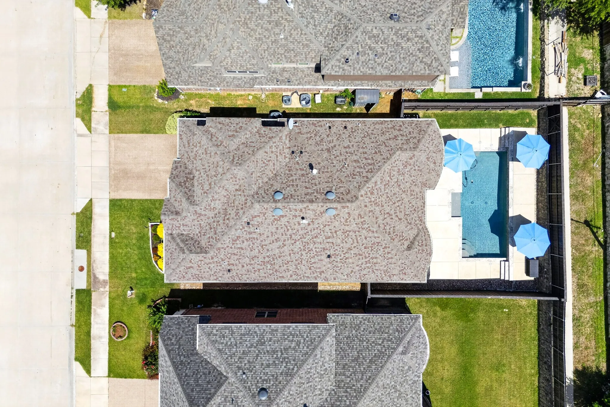 Single Family Residence For Sale in Denton County , 428 Balmora Way, Roanoke, Texas 76262, 3 Bedroom, 3 Bathroom, 2 Garage spaces, 2,333 Sqft, built in 2017, mls#21298516, Real Estate Agent in Roanoke, Homes For Sale in Denton county, Homes For Sale in Roanoke, Realtor in Roanoke Texas, Real Estate Brokerage Independent Realty Texas, Luminita Cordes Realtor