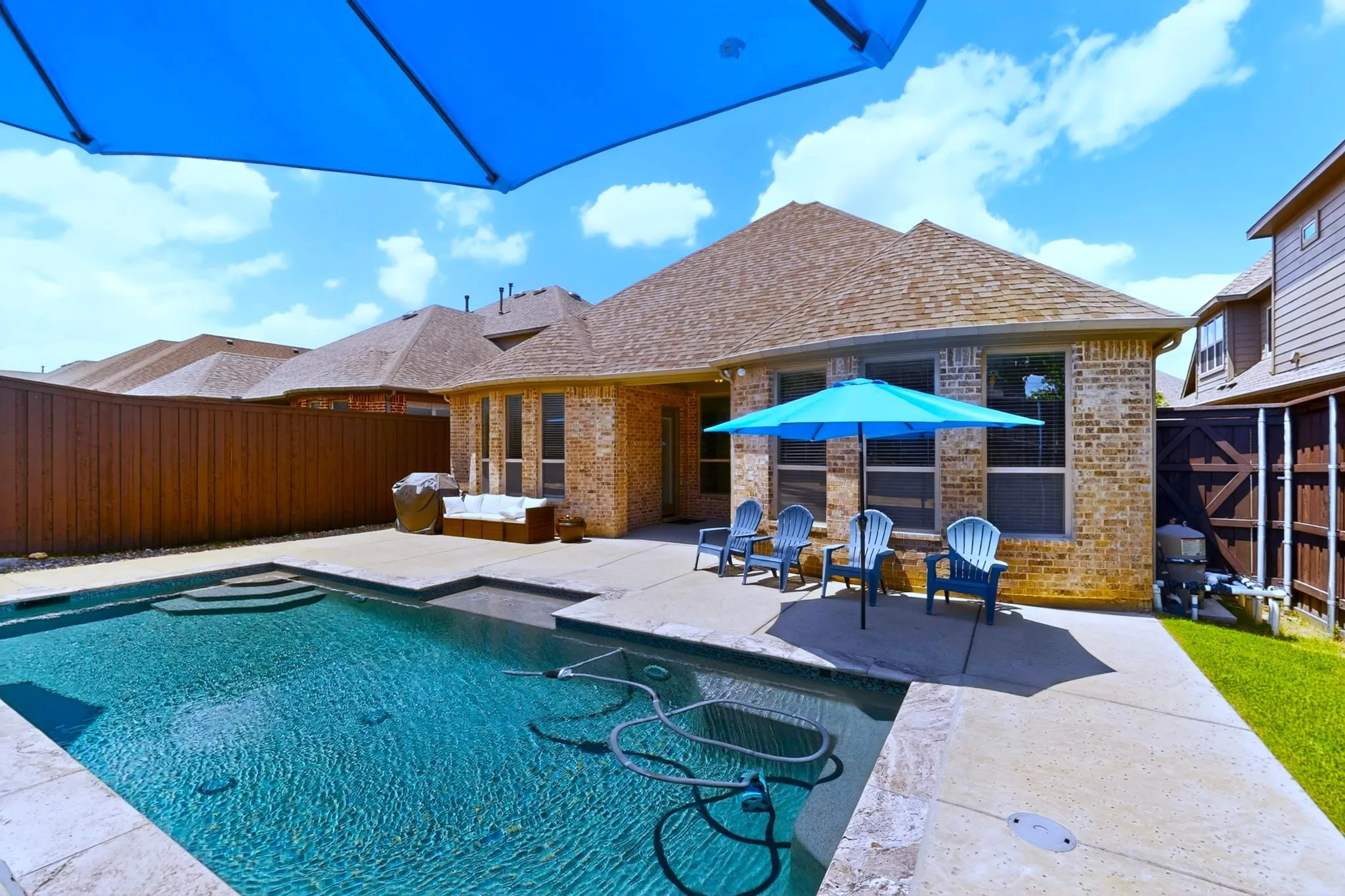 Single Family Residence For Sale in Denton County , 428 Balmora Way, Roanoke, Texas 76262, 3 Bedroom, 3 Bathroom, 2 Garage spaces, 2,333 Sqft, built in 2017, mls#21298516, Real Estate Agent in Roanoke, Homes For Sale in Denton county, Homes For Sale in Roanoke, Realtor in Roanoke Texas, Real Estate Brokerage Independent Realty Texas, Luminita Cordes Realtor
