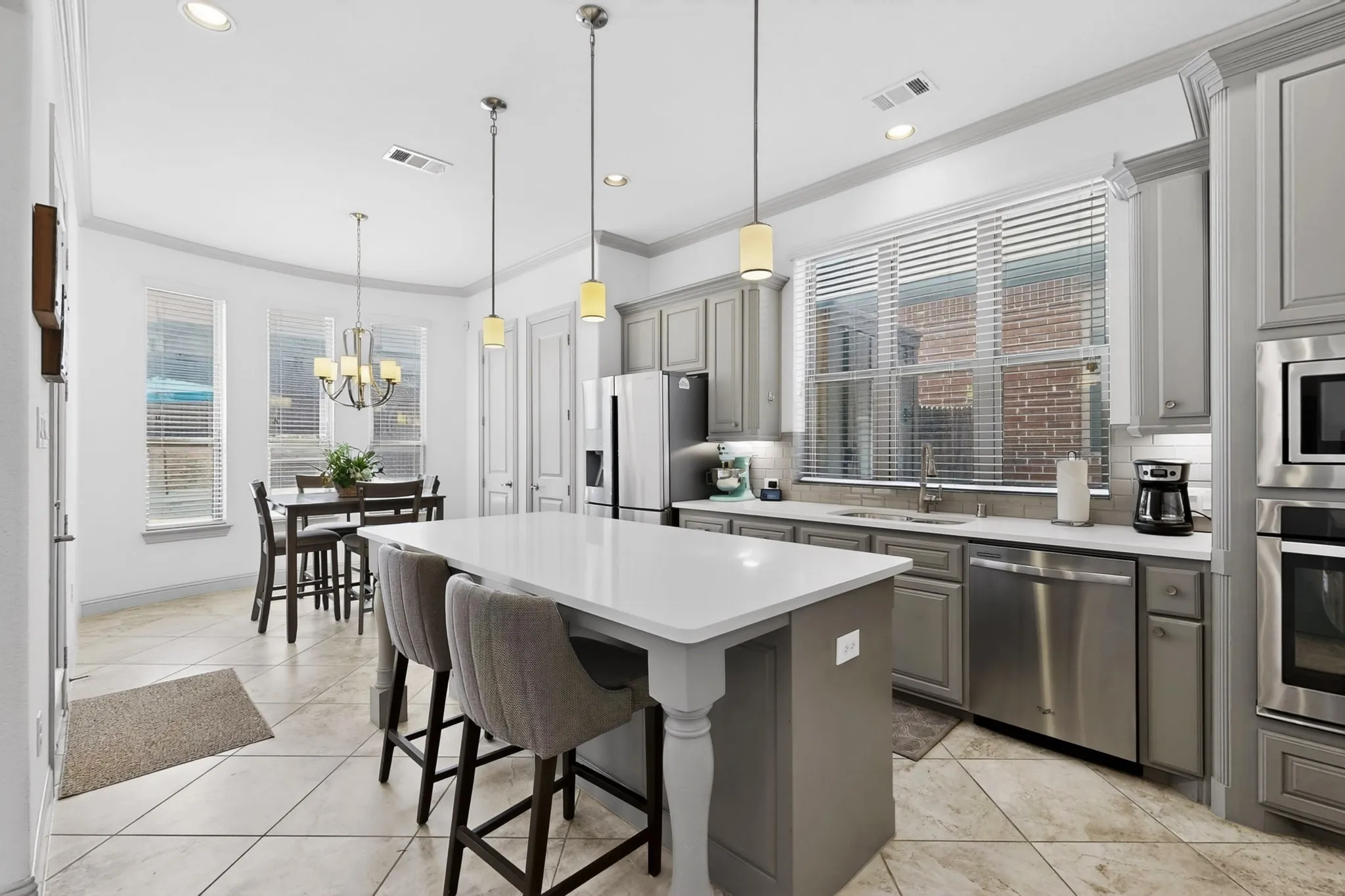Single Family Residence For Sale in Denton County , 428 Balmora Way, Roanoke, Texas 76262, 3 Bedroom, 3 Bathroom, 2 Garage spaces, 2,333 Sqft, built in 2017, mls#21298516, Real Estate Agent in Roanoke, Homes For Sale in Denton county, Homes For Sale in Roanoke, Realtor in Roanoke Texas, Real Estate Brokerage Independent Realty Texas, Luminita Cordes Realtor