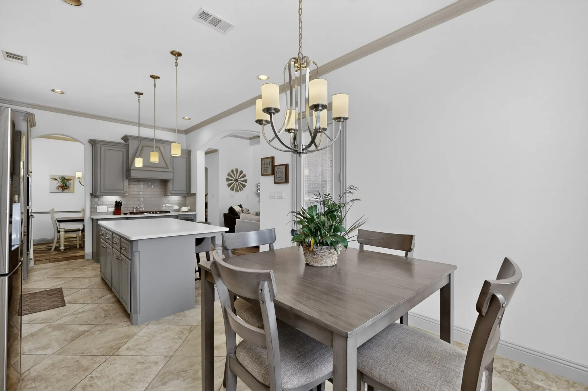 Single Family Residence For Sale in Denton County , 428 Balmora Way, Roanoke, Texas 76262, 3 Bedroom, 3 Bathroom, 2 Garage spaces, 2,333 Sqft, built in 2017, mls#21298516, Real Estate Agent in Roanoke, Homes For Sale in Denton county, Homes For Sale in Roanoke, Realtor in Roanoke Texas, Real Estate Brokerage Independent Realty Texas, Luminita Cordes Realtor