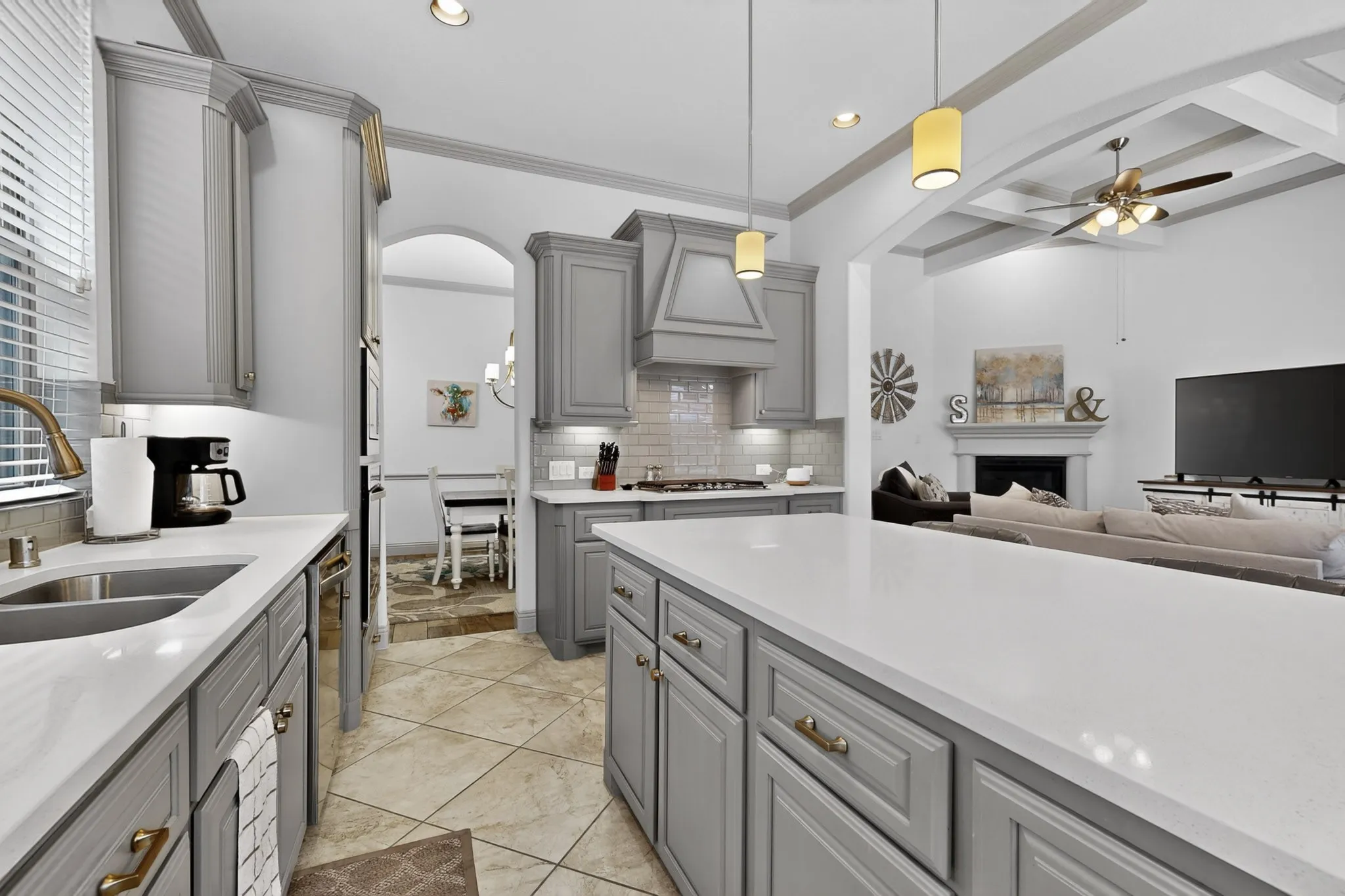 Single Family Residence For Sale in Denton County , 428 Balmora Way, Roanoke, Texas 76262, 3 Bedroom, 3 Bathroom, 2 Garage spaces, 2,333 Sqft, built in 2017, mls#21298516, Real Estate Agent in Roanoke, Homes For Sale in Denton county, Homes For Sale in Roanoke, Realtor in Roanoke Texas, Real Estate Brokerage Independent Realty Texas, Luminita Cordes Realtor