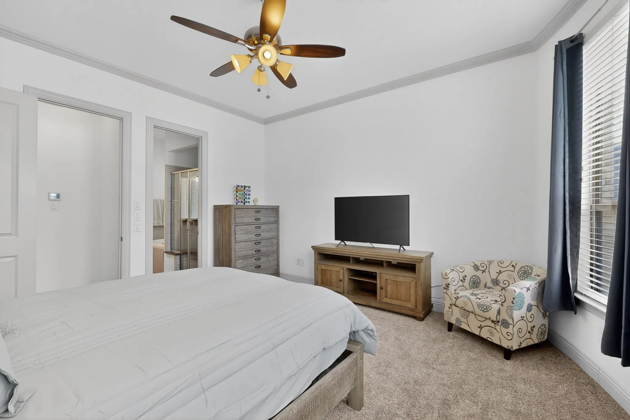 Single Family Residence For Sale in Denton County , 428 Balmora Way, Roanoke, Texas 76262, 3 Bedroom, 3 Bathroom, 2 Garage spaces, 2,333 Sqft, built in 2017, mls#21298516, Real Estate Agent in Roanoke, Homes For Sale in Denton county, Homes For Sale in Roanoke, Realtor in Roanoke Texas, Real Estate Brokerage Independent Realty Texas, Luminita Cordes Realtor