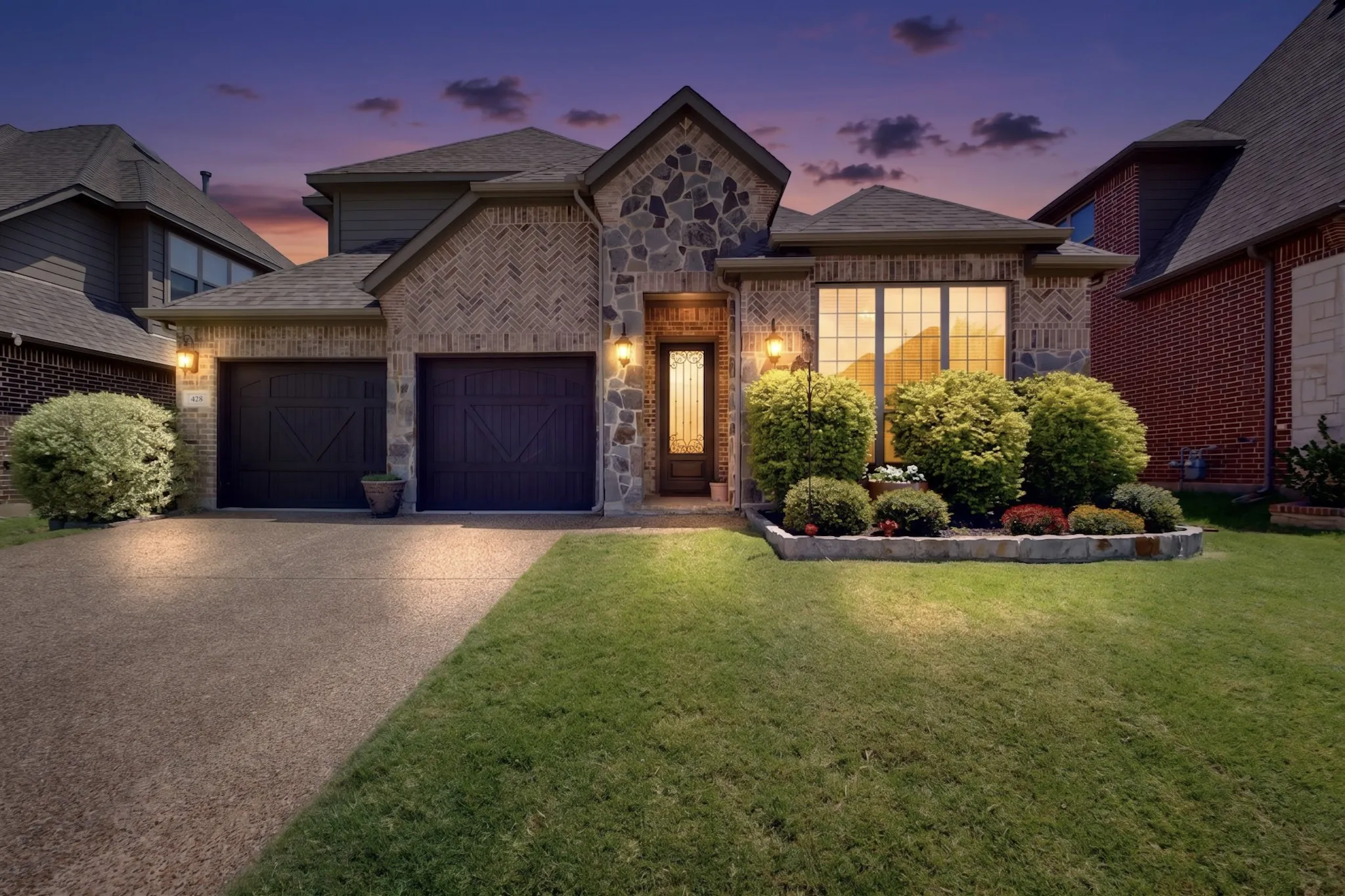 Single Family Residence For Sale in Denton County , 428 Balmora Way, Roanoke, Texas 76262, 3 Bedroom, 3 Bathroom, 2 Garage spaces, 2,333 Sqft, built in 2017, mls#21298516, Real Estate Agent in Roanoke, Homes For Sale in Denton county, Homes For Sale in Roanoke, Realtor in Roanoke Texas, Real Estate Brokerage Independent Realty Texas, Luminita Cordes Realtor