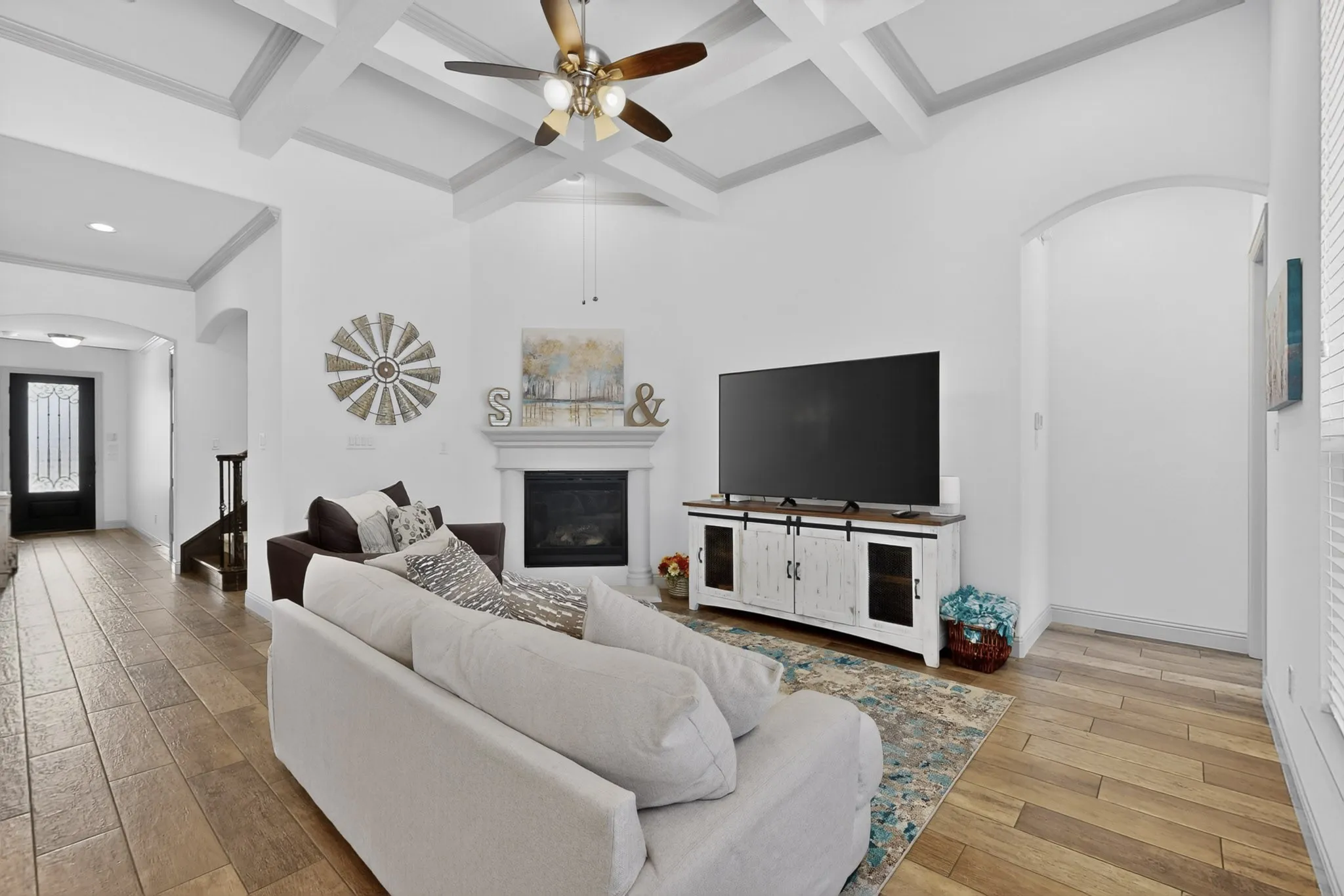 Single Family Residence For Sale in Denton County , 428 Balmora Way, Roanoke, Texas 76262, 3 Bedroom, 3 Bathroom, 2 Garage spaces, 2,333 Sqft, built in 2017, mls#21298516, Real Estate Agent in Roanoke, Homes For Sale in Denton county, Homes For Sale in Roanoke, Realtor in Roanoke Texas, Real Estate Brokerage Independent Realty Texas, Luminita Cordes Realtor