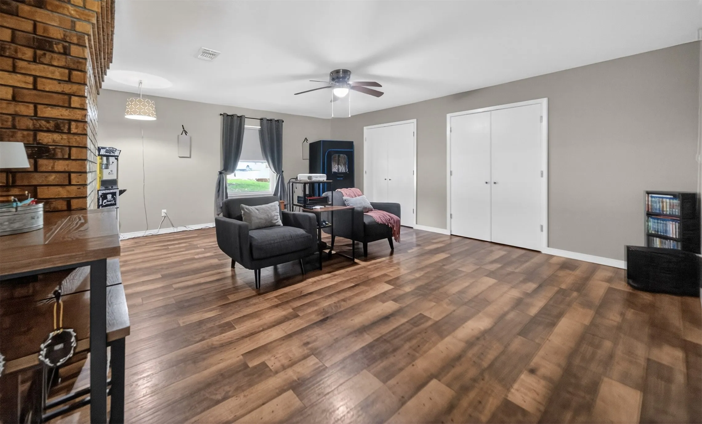 Single Family Residence For Sale in Van Zandt County , 709 S Oak Street, Van, Texas 75790, 4 Bedroom, 2 Bathroom, Garage spaces, 1,885 Sqft, built in 1984, mls#21298266, Real Estate Agent in Van, Homes For Sale in Van Zandt county, Homes For Sale in Van, Realtor in Van Texas, Real Estate Brokerage Independent Realty Texas, Luminita Cordes Realtor