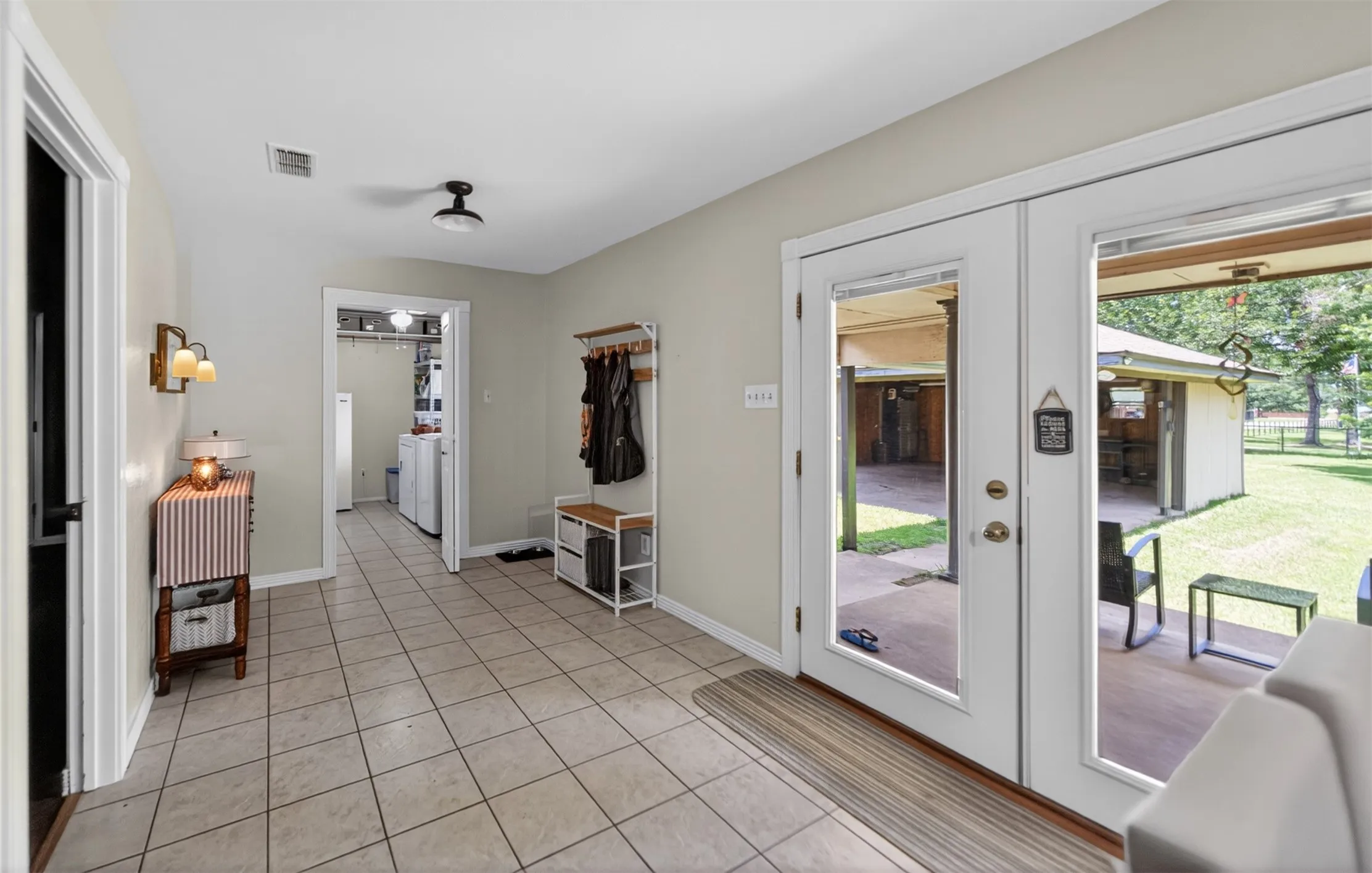 Single Family Residence For Sale in Van Zandt County , 709 S Oak Street, Van, Texas 75790, 4 Bedroom, 2 Bathroom, Garage spaces, 1,885 Sqft, built in 1984, mls#21298266, Real Estate Agent in Van, Homes For Sale in Van Zandt county, Homes For Sale in Van, Realtor in Van Texas, Real Estate Brokerage Independent Realty Texas, Luminita Cordes Realtor