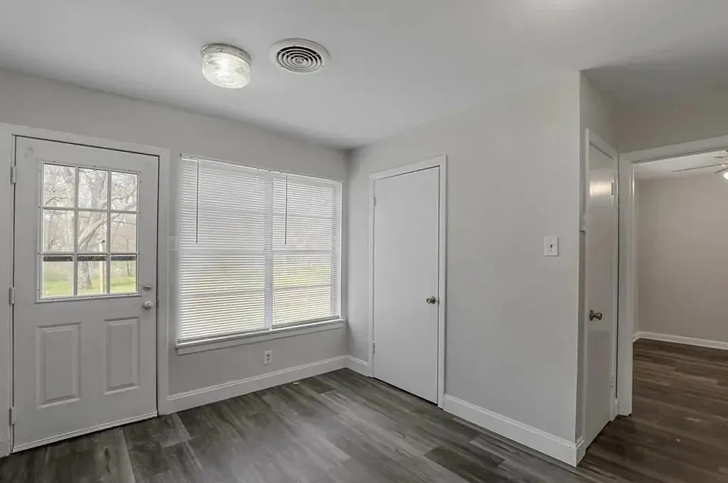 Single Family Residence For Rent