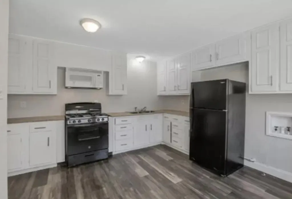 Single Family Residence For Rent in Grayson County , 128 Vandenburg Drive, Denison, Texas 75020, 2 Bedroom, 1 Bathroom, Garage spaces, 2,008 Sqft, built in 1945, mls#21297385, Real Estate Agent in Denison, Homes For Rent in Grayson county, Homes For Rent in Denison, Realtor in Denison Texas, Real Estate Brokerage Independent Realty Texas, Luminita Cordes Realtor