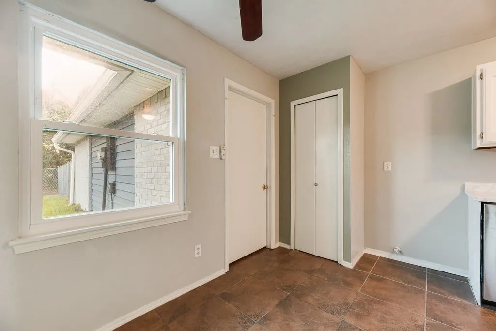 Single Family Residence For Sale in Dallas County , 316 Matterhorn Street, Cedar Hill, Texas 75104, 3 Bedroom, 2 Bathroom, 2 Garage spaces, 1,674 Sqft, built in 1983, mls#21282164, Real Estate Agent in Cedar Hill, Homes For Sale in Dallas county, Homes For Sale in Cedar Hill, Realtor in Cedar Hill Texas, Real Estate Brokerage Independent Realty Texas, Luminita Cordes Realtor