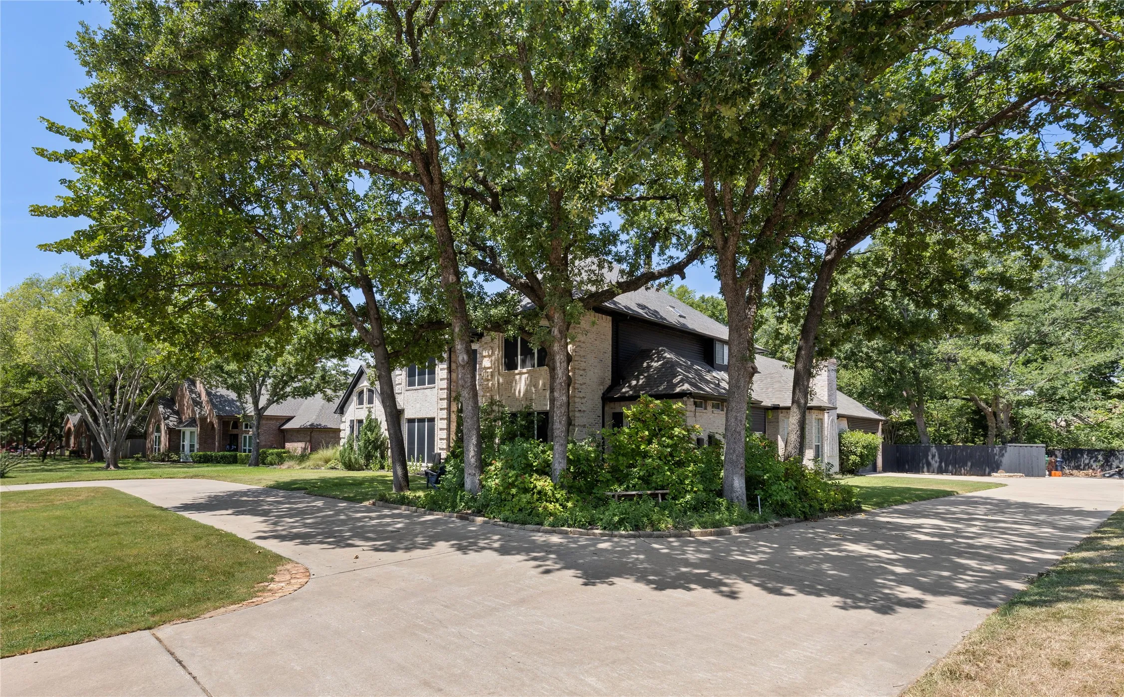 Welcome Home to 609 Seville Rd., Denton!