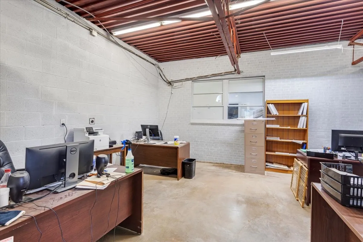 Office For Sale in Lamar County , 1485 N Main Street, Paris, Texas 75460, 0, 0, Garage spaces, 0 Sqft, built in 1950, Price $515,000, mls#21298675, Real Estate Agent in Paris, Homes For Sale in Lamar county, Homes For Sale in Paris, Realtor in Paris Texas, Real Estate Brokerage Independent Realty Texas, Luminita Cordes Realtor