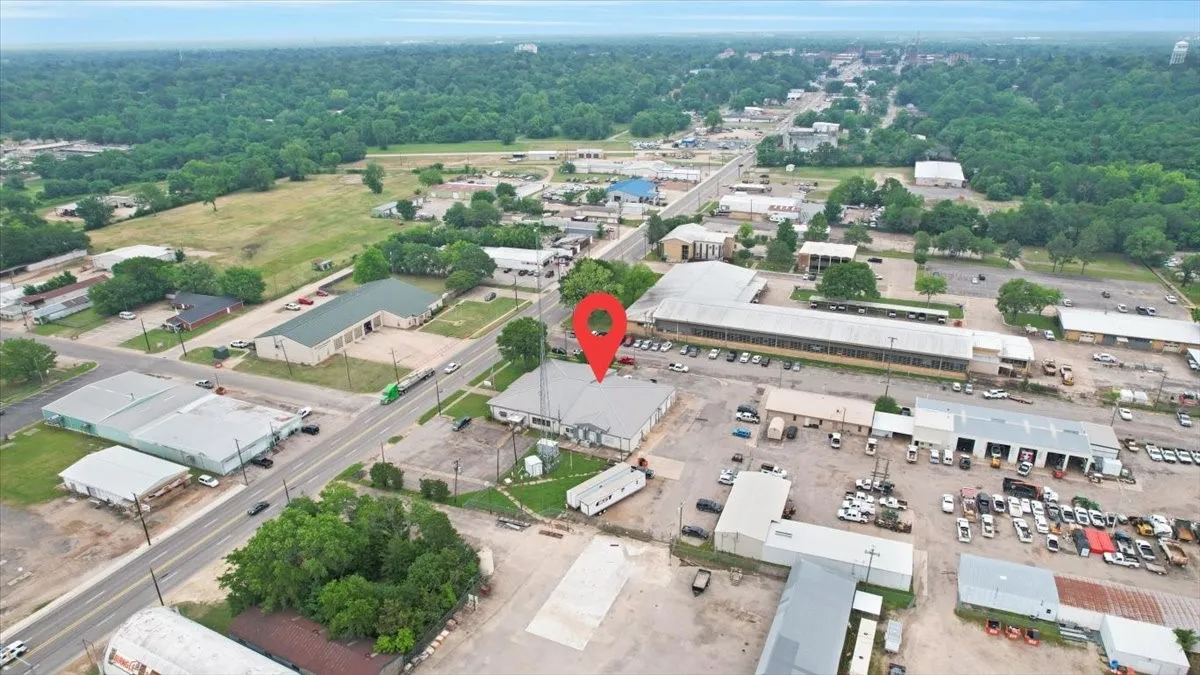 Office For Sale in Lamar County , 1485 N Main Street, Paris, Texas 75460, 0, 0, Garage spaces, 0 Sqft, built in 1950, Price $515,000, mls#21298675, Real Estate Agent in Paris, Homes For Sale in Lamar county, Homes For Sale in Paris, Realtor in Paris Texas, Real Estate Brokerage Independent Realty Texas, Luminita Cordes Realtor