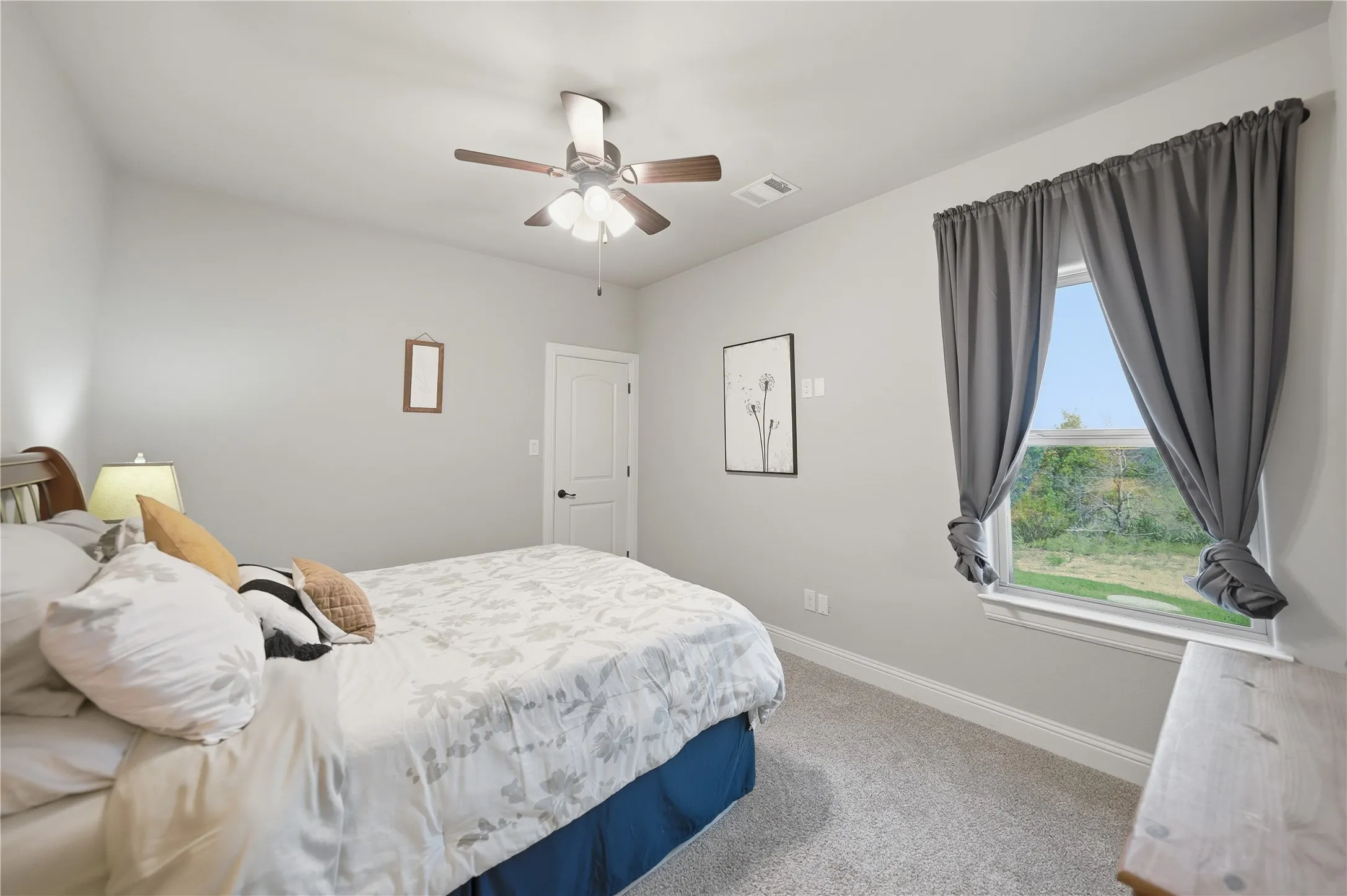 Single Family Residence For Sale in Parker County , 248 Scenic Wood Drive, Reno, Texas 76020, 4 Bedroom, 2 Bathroom, 4 Garage spaces, 2,402 Sqft, built in 2020, mls#21298626, Real Estate Agent in Reno, Homes For Sale in Parker county, Homes For Sale in Reno, Realtor in Reno Texas, Real Estate Brokerage Independent Realty Texas, Luminita Cordes Realtor