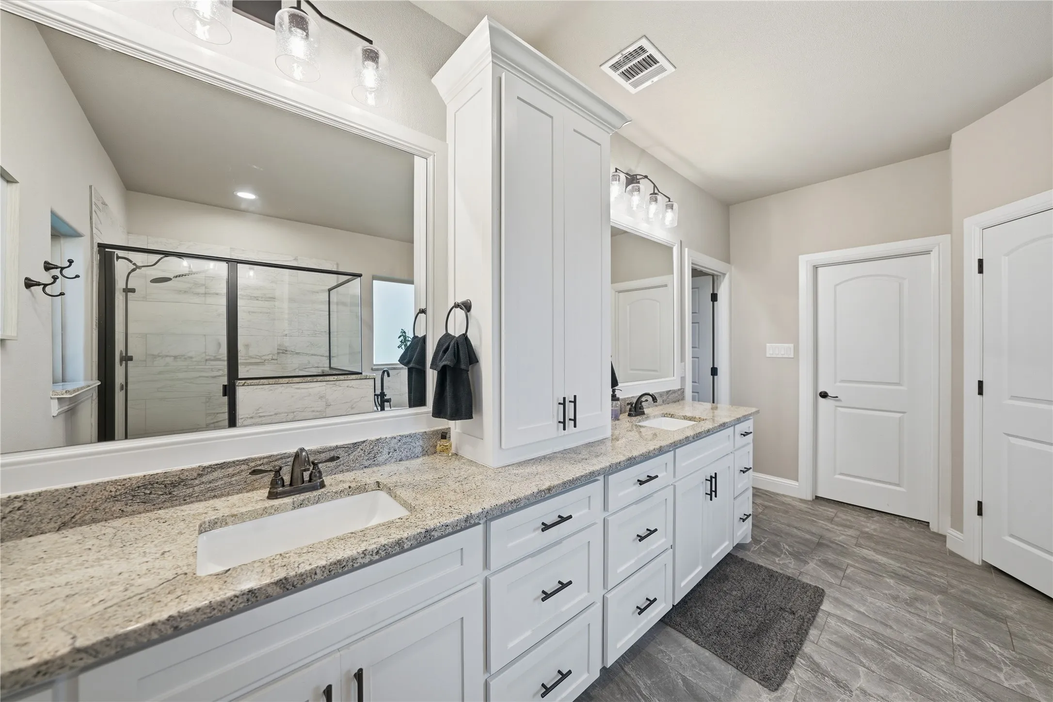 Single Family Residence For Sale in Parker County , 248 Scenic Wood Drive, Reno, Texas 76020, 4 Bedroom, 2 Bathroom, 4 Garage spaces, 2,402 Sqft, built in 2020, mls#21298626, Real Estate Agent in Reno, Homes For Sale in Parker county, Homes For Sale in Reno, Realtor in Reno Texas, Real Estate Brokerage Independent Realty Texas, Luminita Cordes Realtor