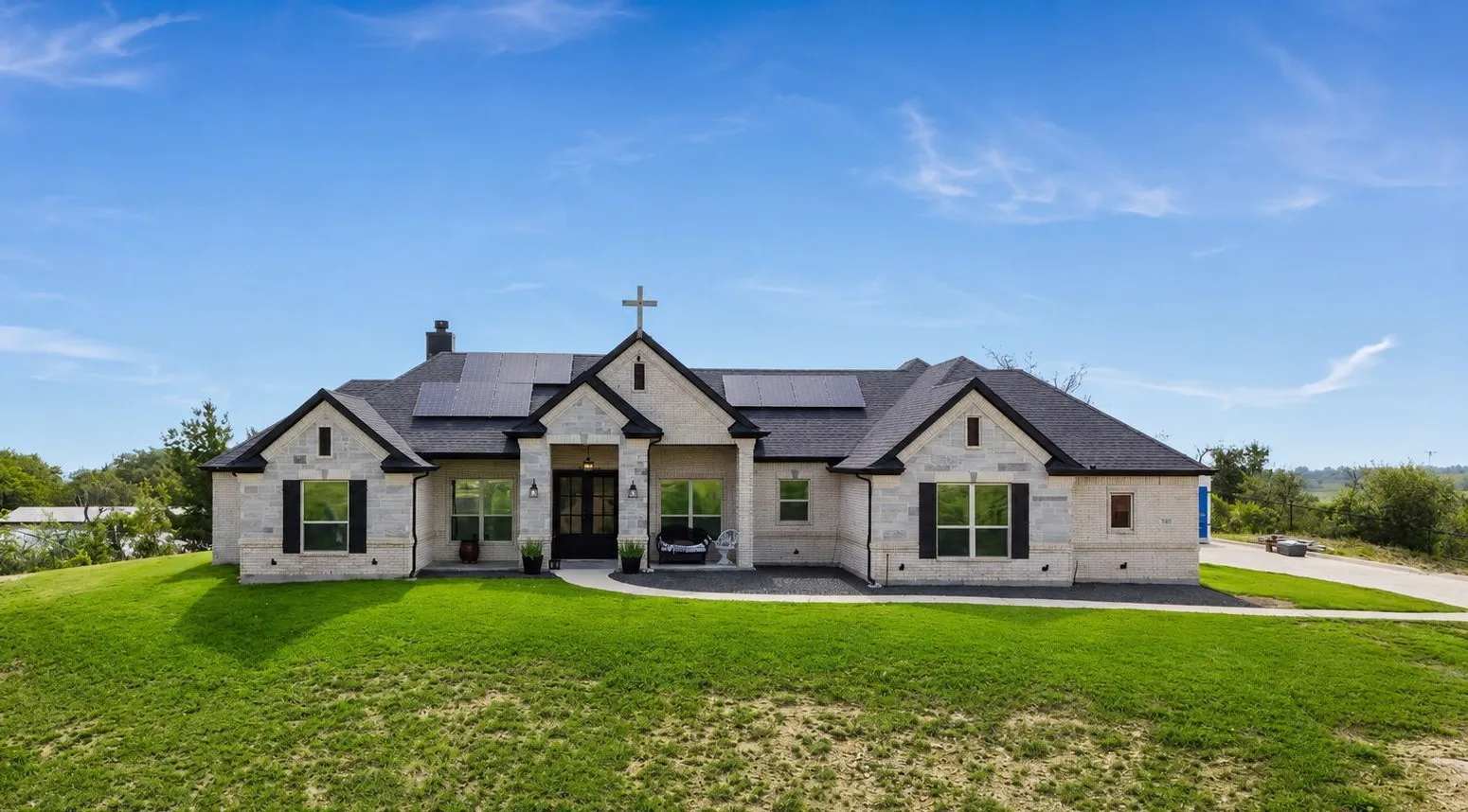 Single Family Residence For Sale in Parker County , 248 Scenic Wood Drive, Reno, Texas 76020, 4 Bedroom, 2 Bathroom, 4 Garage spaces, 2,402 Sqft, built in 2020, mls#21298626, Real Estate Agent in Reno, Homes For Sale in Parker county, Homes For Sale in Reno, Realtor in Reno Texas, Real Estate Brokerage Independent Realty Texas, Luminita Cordes Realtor