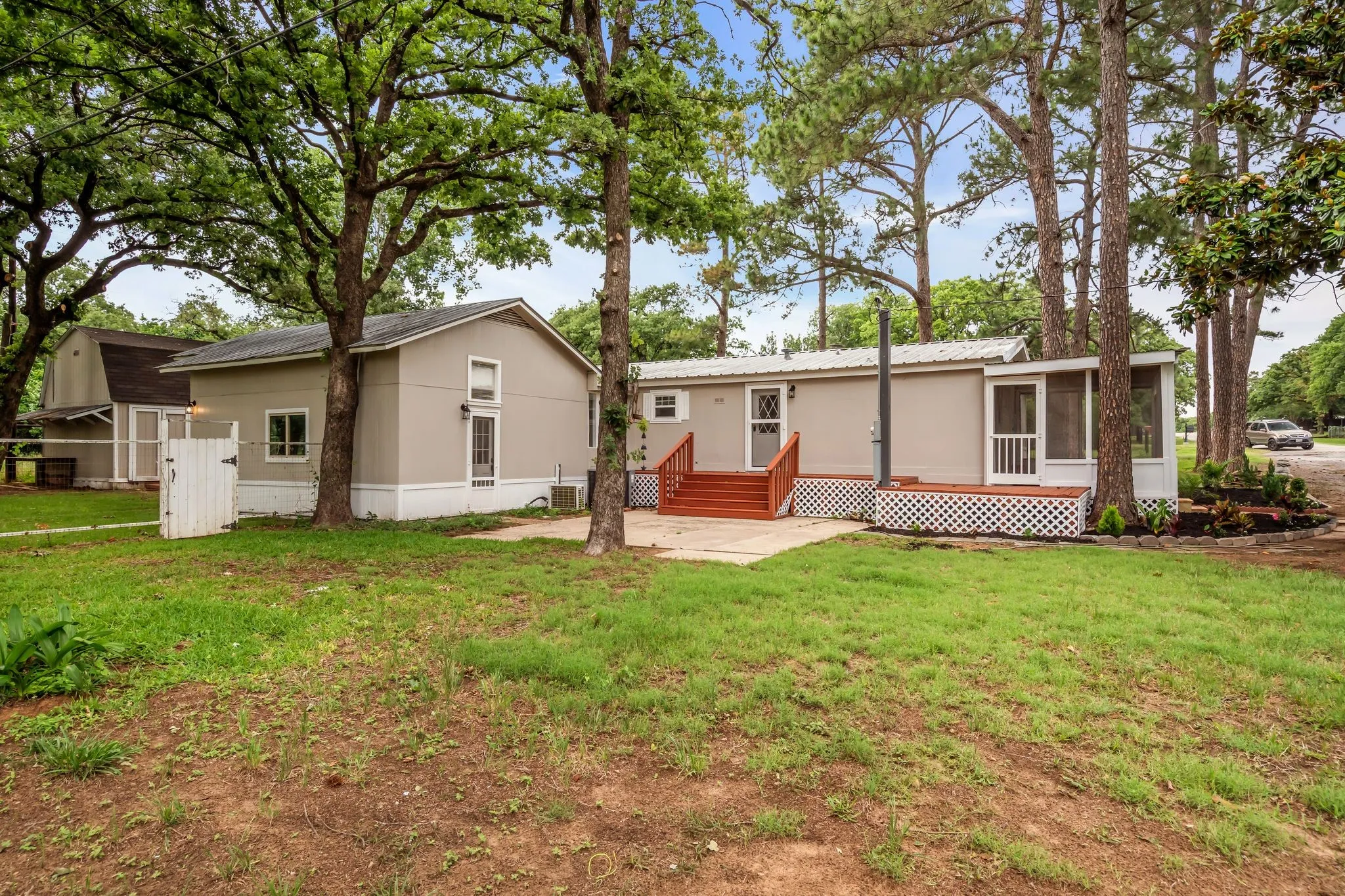 Manufactured Home For Sale in Tarrant County , 6000 Tranquility Drive, Fort Worth, Texas 76140, 3 Bedroom, 2 Bathroom, Garage spaces, 2,332 Sqft, built in 1987, mls#21298696, Real Estate Agent in Fort Worth, Homes For Sale in Tarrant county, Homes For Sale in Fort Worth, Realtor in Fort Worth Texas, Real Estate Brokerage Independent Realty Texas, Luminita Cordes Realtor