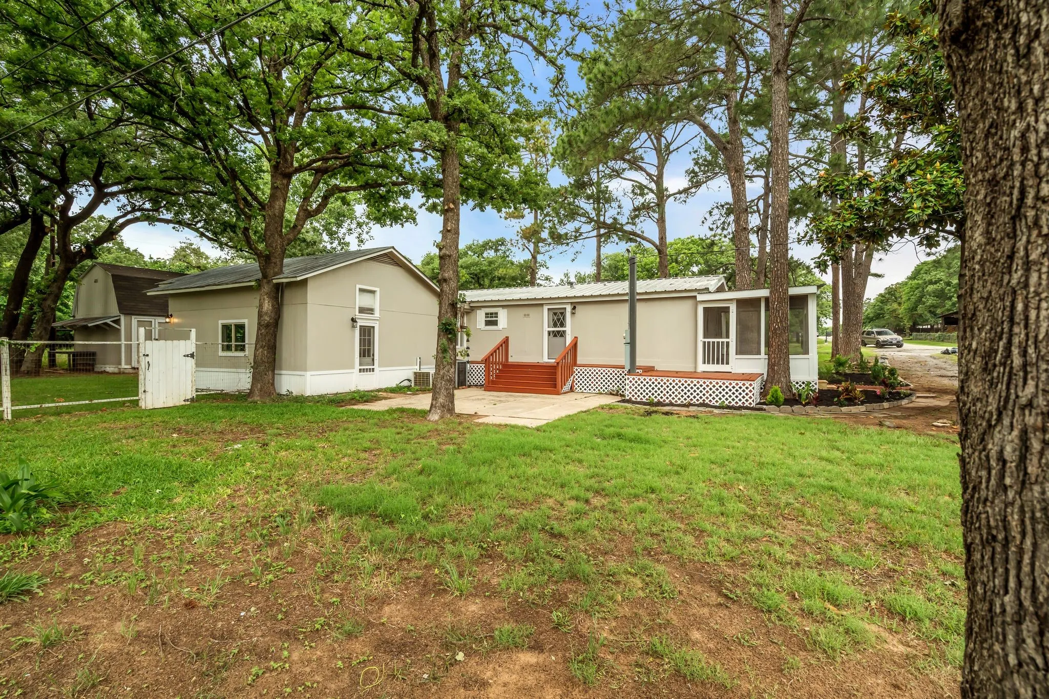Manufactured Home For Sale in Tarrant County , 6000 Tranquility Drive, Fort Worth, Texas 76140, 3 Bedroom, 2 Bathroom, Garage spaces, 2,332 Sqft, built in 1987, mls#21298696, Real Estate Agent in Fort Worth, Homes For Sale in Tarrant county, Homes For Sale in Fort Worth, Realtor in Fort Worth Texas, Real Estate Brokerage Independent Realty Texas, Luminita Cordes Realtor