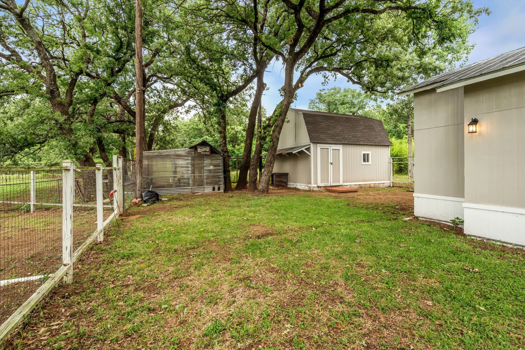Manufactured Home For Sale in Tarrant County , 6000 Tranquility Drive, Fort Worth, Texas 76140, 3 Bedroom, 2 Bathroom, Garage spaces, 2,332 Sqft, built in 1987, mls#21298696, Real Estate Agent in Fort Worth, Homes For Sale in Tarrant county, Homes For Sale in Fort Worth, Realtor in Fort Worth Texas, Real Estate Brokerage Independent Realty Texas, Luminita Cordes Realtor