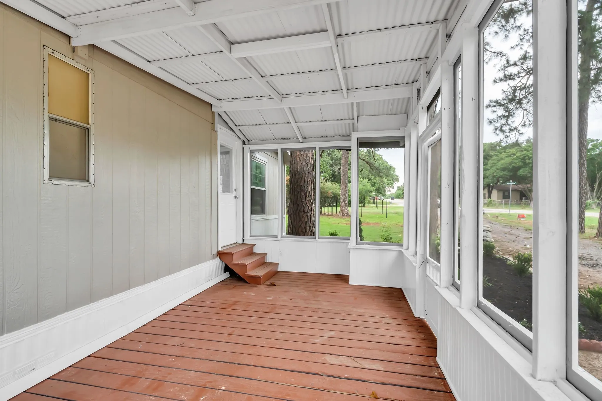 Manufactured Home For Sale in Tarrant County , 6000 Tranquility Drive, Fort Worth, Texas 76140, 3 Bedroom, 2 Bathroom, Garage spaces, 2,332 Sqft, built in 1987, mls#21298696, Real Estate Agent in Fort Worth, Homes For Sale in Tarrant county, Homes For Sale in Fort Worth, Realtor in Fort Worth Texas, Real Estate Brokerage Independent Realty Texas, Luminita Cordes Realtor
