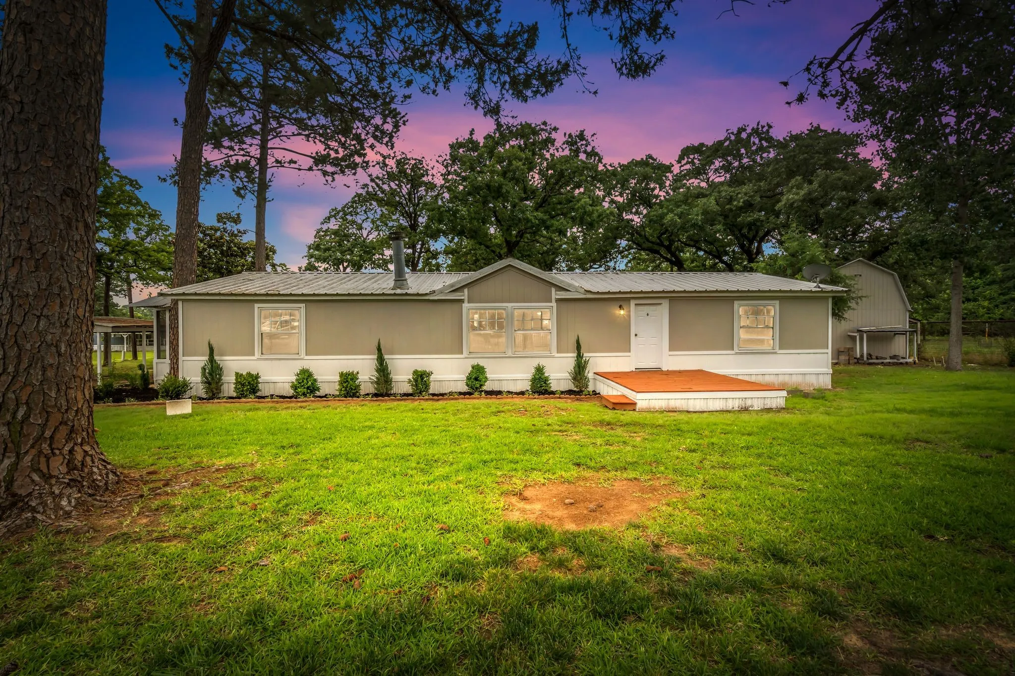 Manufactured Home For Sale in Tarrant County , 6000 Tranquility Drive, Fort Worth, Texas 76140, 3 Bedroom, 2 Bathroom, Garage spaces, 2,332 Sqft, built in 1987, mls#21298696, Real Estate Agent in Fort Worth, Homes For Sale in Tarrant county, Homes For Sale in Fort Worth, Realtor in Fort Worth Texas, Real Estate Brokerage Independent Realty Texas, Luminita Cordes Realtor