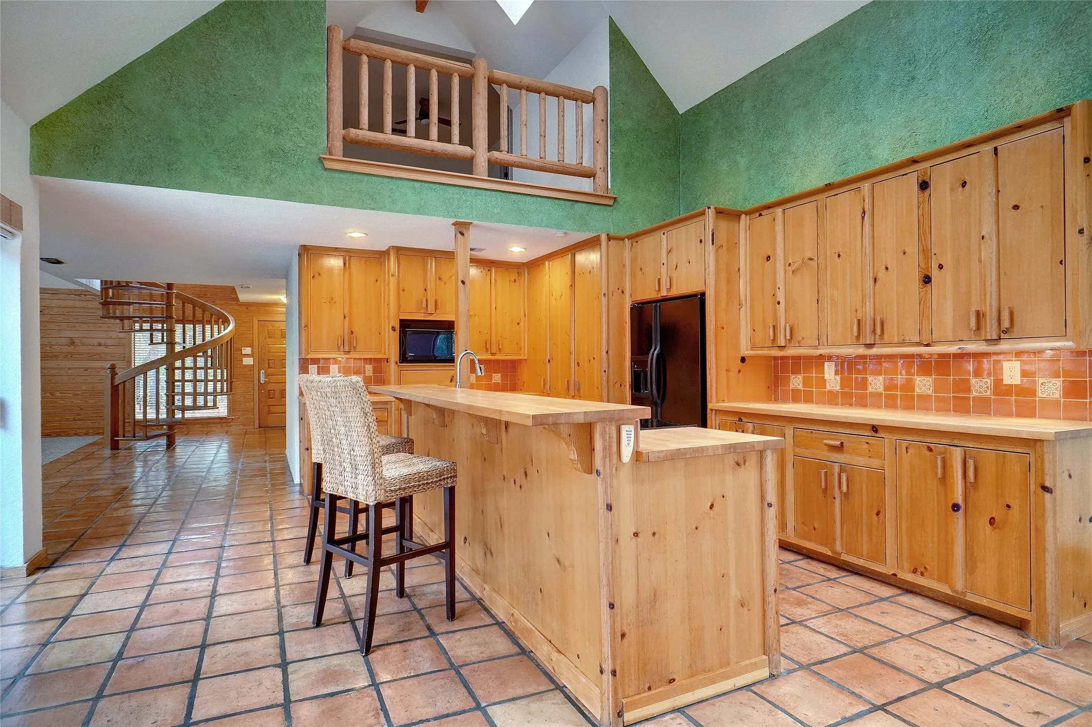 Single Family Residence For Rent in Tarrant County , 2923 Peninsula Drive, Grapevine, Texas 76051, 3 Bedroom, 2 Bathroom, Garage spaces, 3,002 Sqft, built in 1985, mls#21291843, Real Estate Agent in Grapevine, Homes For Rent in Tarrant county, Homes For Rent in Grapevine, Realtor in Grapevine Texas, Real Estate Brokerage Independent Realty Texas, Luminita Cordes Realtor