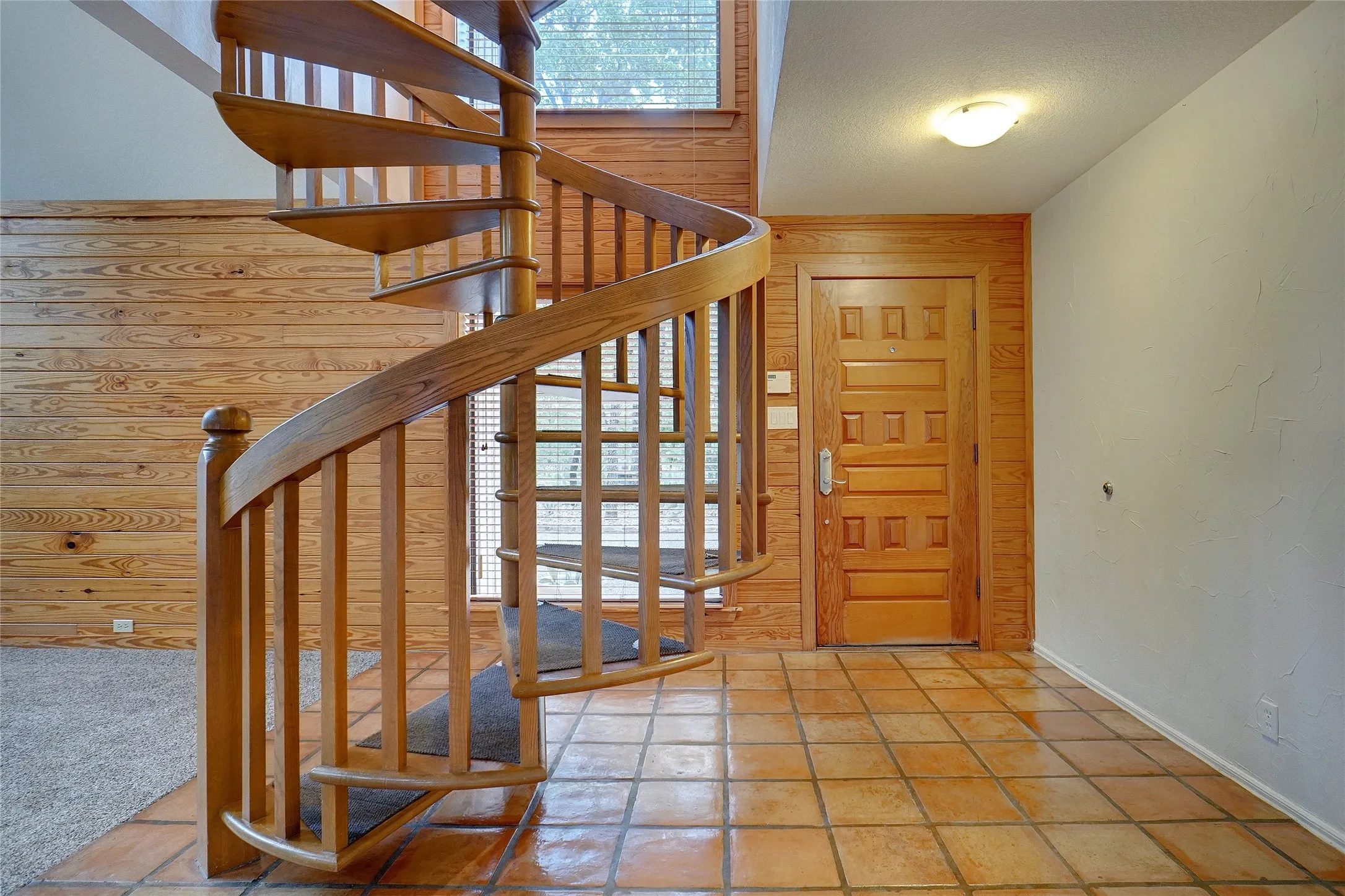 Single Family Residence For Rent in Tarrant County , 2923 Peninsula Drive, Grapevine, Texas 76051, 3 Bedroom, 2 Bathroom, Garage spaces, 3,002 Sqft, built in 1985, mls#21291843, Real Estate Agent in Grapevine, Homes For Rent in Tarrant county, Homes For Rent in Grapevine, Realtor in Grapevine Texas, Real Estate Brokerage Independent Realty Texas, Luminita Cordes Realtor