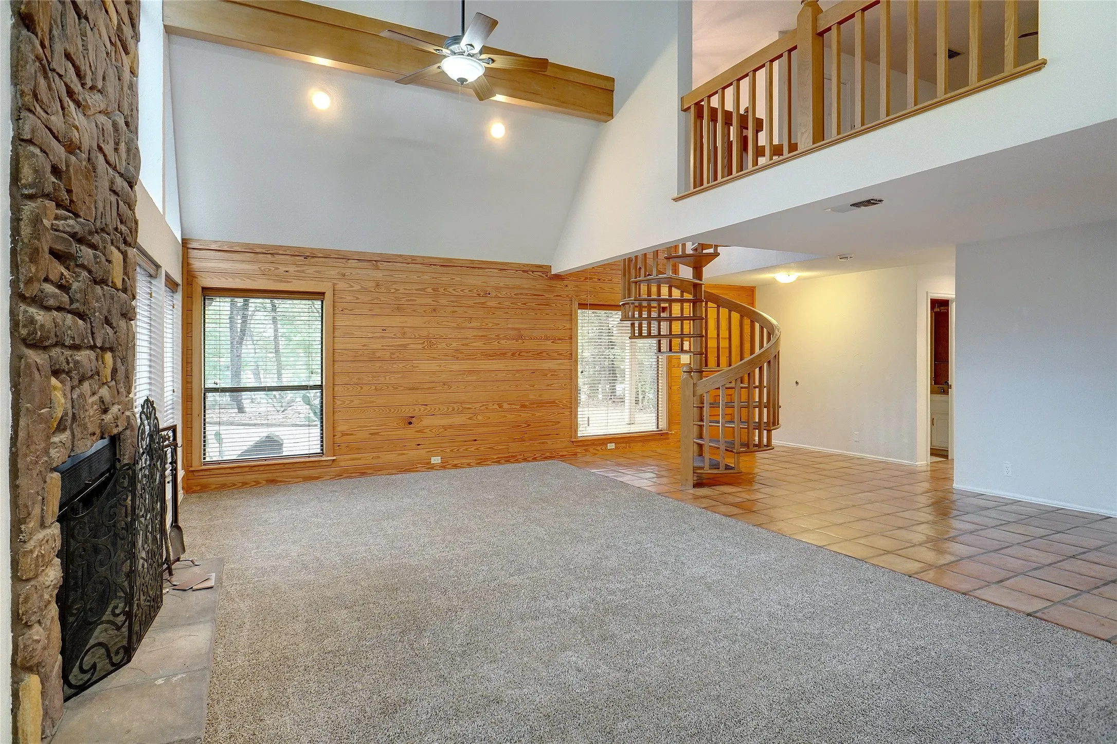 Single Family Residence For Rent in Tarrant County , 2923 Peninsula Drive, Grapevine, Texas 76051, 3 Bedroom, 2 Bathroom, Garage spaces, 3,002 Sqft, built in 1985, mls#21291843, Real Estate Agent in Grapevine, Homes For Rent in Tarrant county, Homes For Rent in Grapevine, Realtor in Grapevine Texas, Real Estate Brokerage Independent Realty Texas, Luminita Cordes Realtor