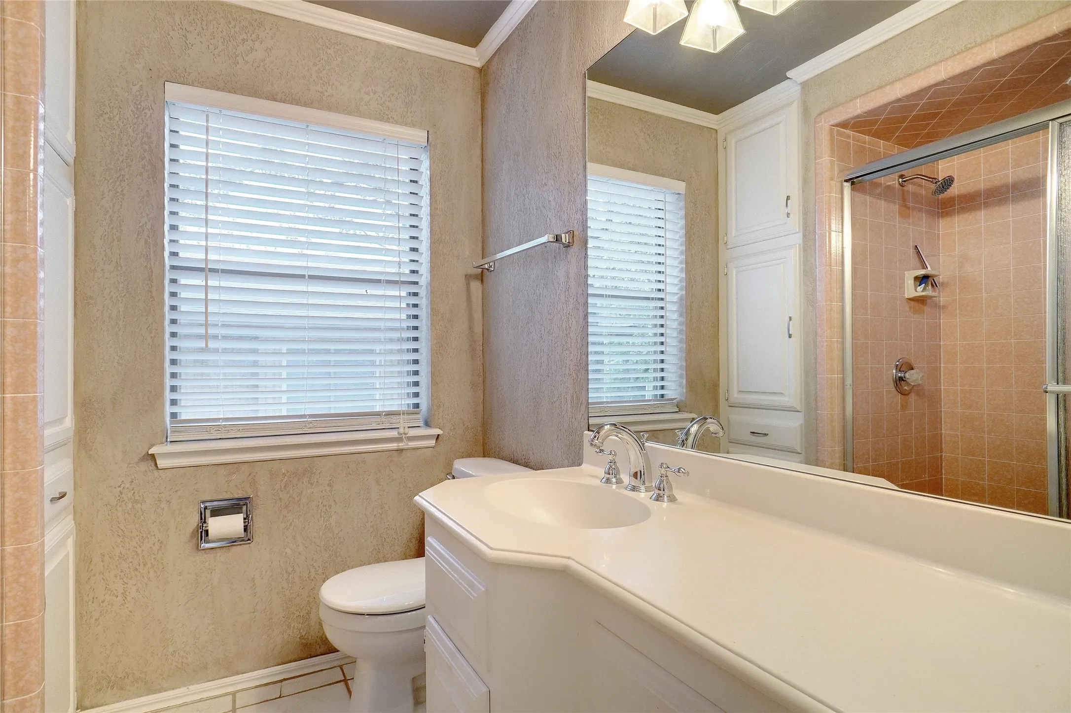 Single Family Residence For Rent in Tarrant County , 2923 Peninsula Drive, Grapevine, Texas 76051, 3 Bedroom, 2 Bathroom, Garage spaces, 3,002 Sqft, built in 1985, mls#21291843, Real Estate Agent in Grapevine, Homes For Rent in Tarrant county, Homes For Rent in Grapevine, Realtor in Grapevine Texas, Real Estate Brokerage Independent Realty Texas, Luminita Cordes Realtor