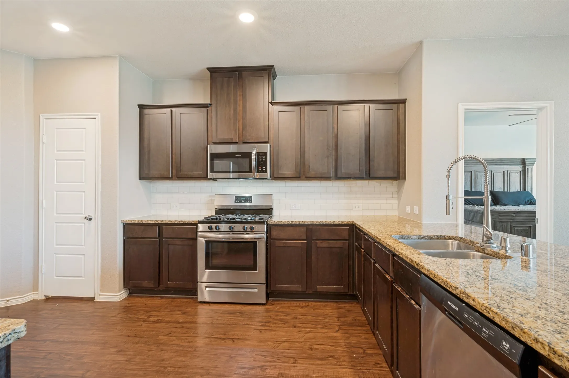 Single Family Residence For Sale in Denton County , 6301 Cheshire Street, Celina, Texas 76227, 4 Bedroom, 3 Bathroom, 2 Garage spaces, 2,524 Sqft, built in 2018, mls#21298712, Real Estate Agent in Celina, Homes For Sale in Denton county, Homes For Sale in Celina, Realtor in Celina Texas, Real Estate Brokerage Independent Realty Texas, Luminita Cordes Realtor