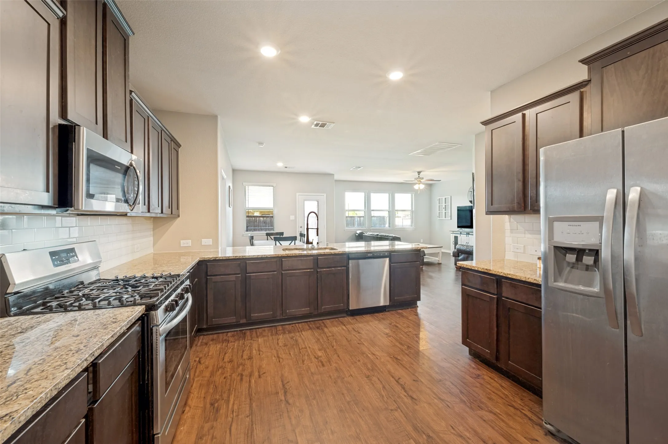 Single Family Residence For Sale in Denton County , 6301 Cheshire Street, Celina, Texas 76227, 4 Bedroom, 3 Bathroom, 2 Garage spaces, 2,524 Sqft, built in 2018, mls#21298712, Real Estate Agent in Celina, Homes For Sale in Denton county, Homes For Sale in Celina, Realtor in Celina Texas, Real Estate Brokerage Independent Realty Texas, Luminita Cordes Realtor