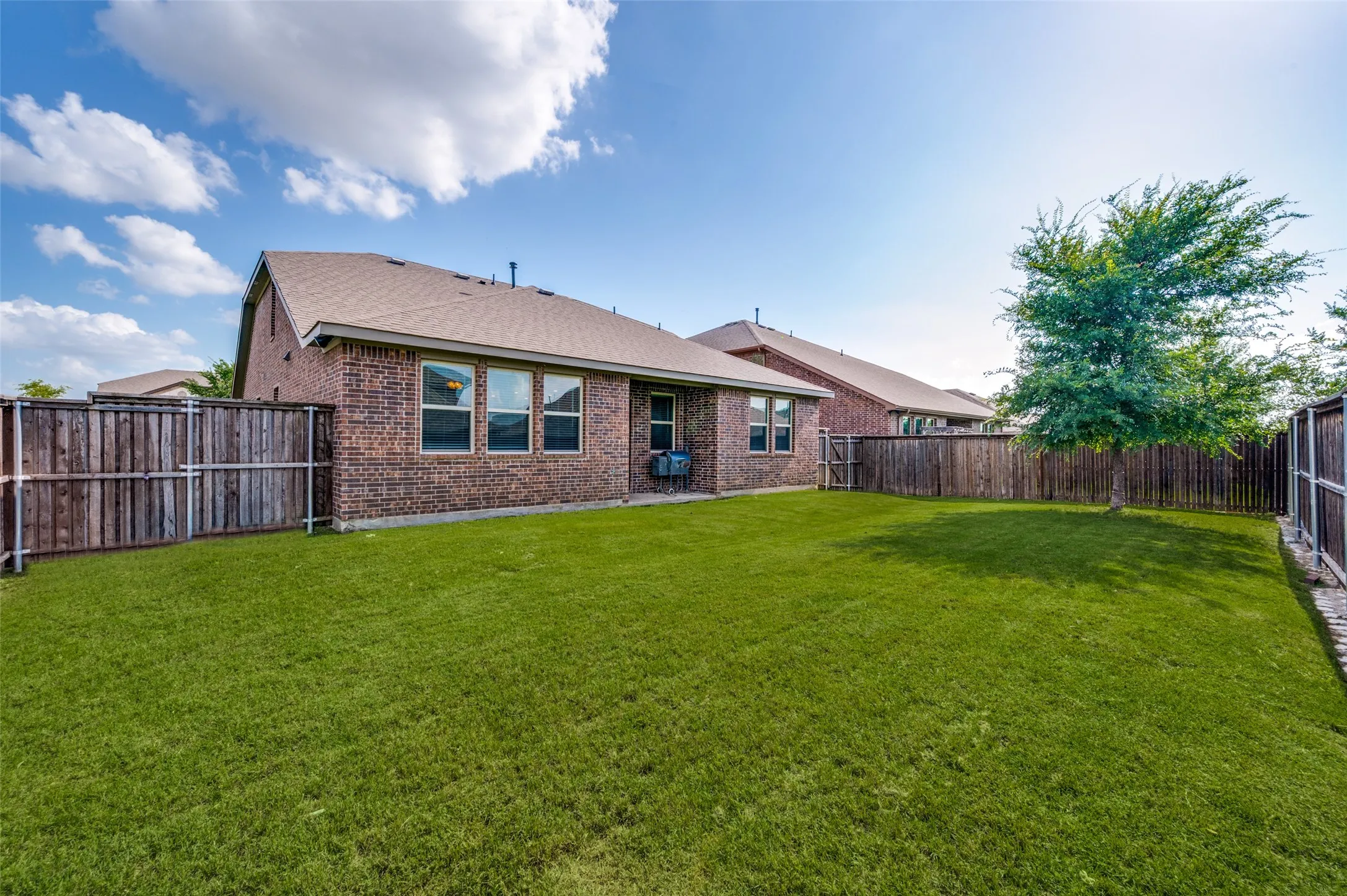 Single Family Residence For Sale in Denton County , 6301 Cheshire Street, Celina, Texas 76227, 4 Bedroom, 3 Bathroom, 2 Garage spaces, 2,524 Sqft, built in 2018, mls#21298712, Real Estate Agent in Celina, Homes For Sale in Denton county, Homes For Sale in Celina, Realtor in Celina Texas, Real Estate Brokerage Independent Realty Texas, Luminita Cordes Realtor